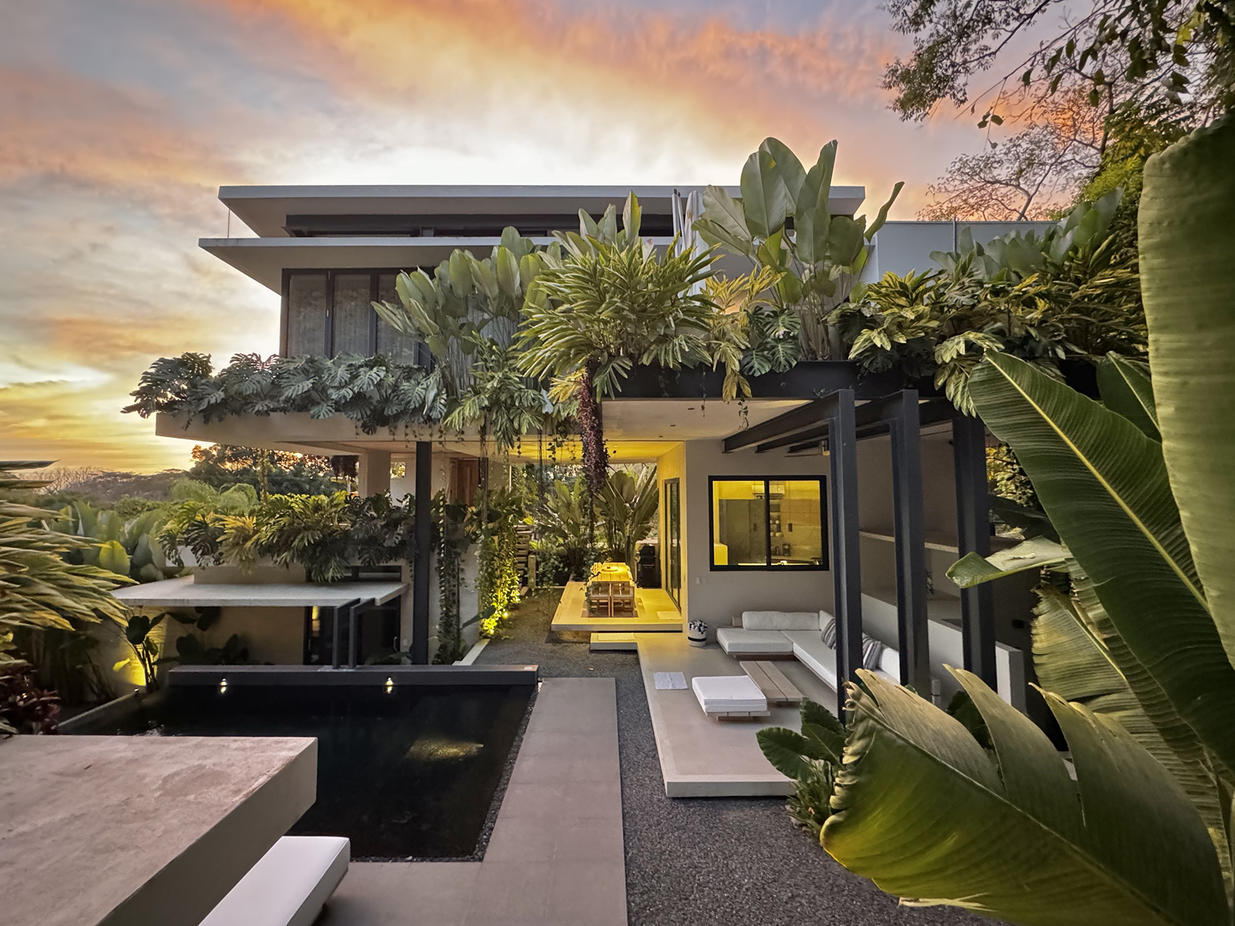 Casa Jicaro Hermosa: Luxury 6-Bedroom Villa with Seaview and Pool, Costa Rica