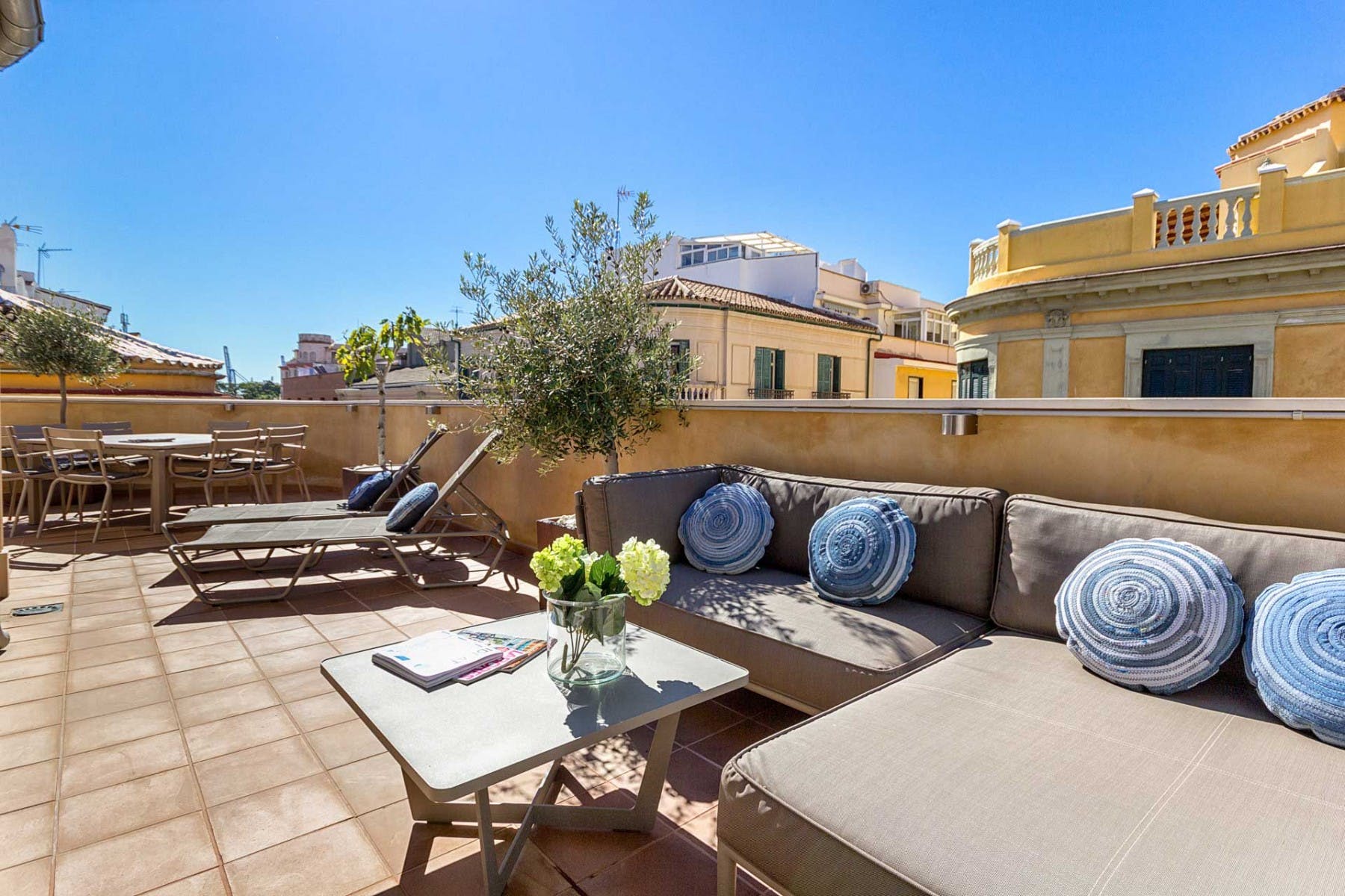 Casa Larios Málaga: Luxury 2-Bedroom Apartment with Hot Tub and Sea View, Malaga Centro Historico