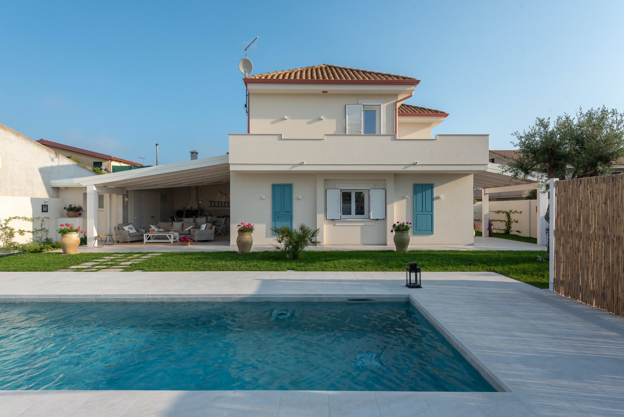 Villa Levante Cava Val di Noto: Elegant 3-Bedroom Apartment with Pool and Sea Views, Val di Noto