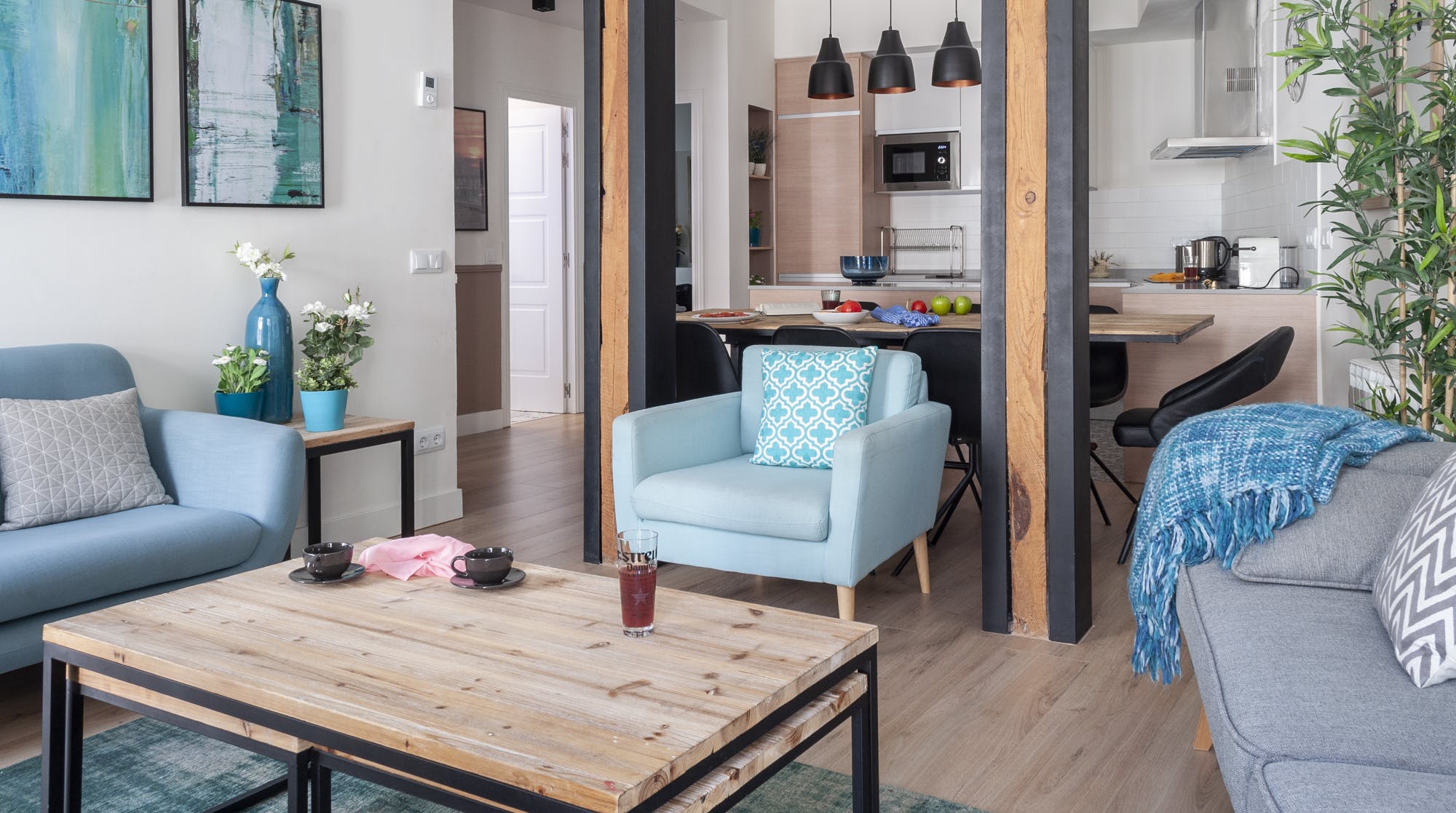 Casa Libreros Madrid: Stylish 3-Bedroom Flat with Air-Con and Family-Friendly Features in Puerta del Sol