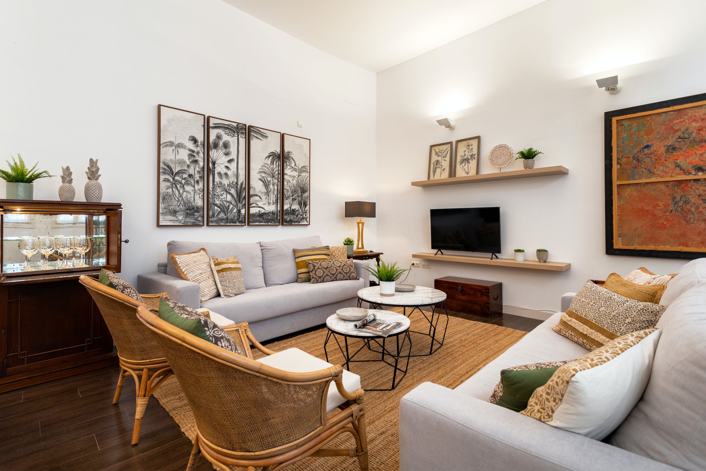 Casa Limonar Málaga: Spacious 3-Bedroom Apartment with Seaview and Air-Con in Malaga Centro Historico
