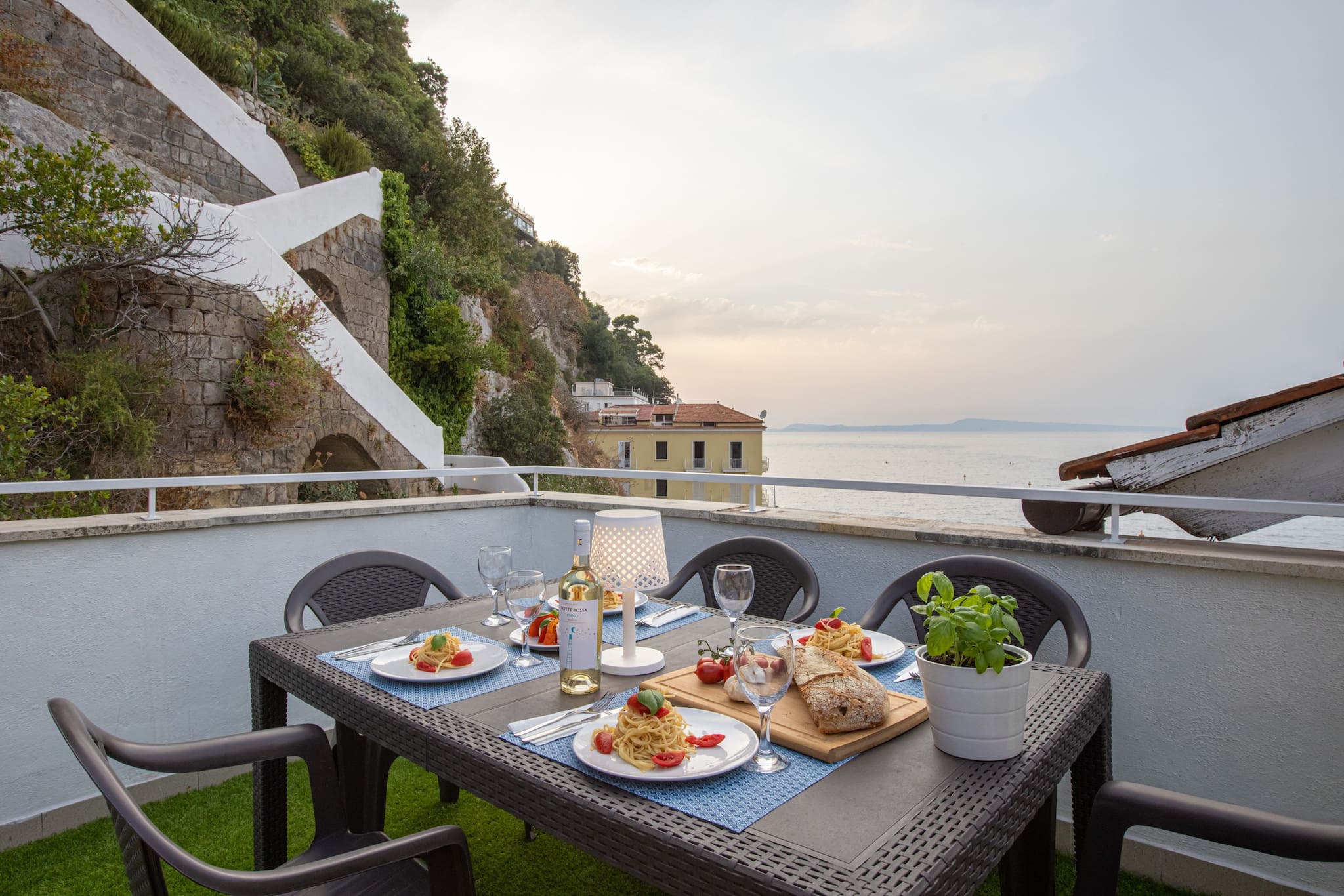 Villa Alba Capo Sorrento: Charming 1-Bedroom Apartment with Sea Views and Beachfront Location, Sorrento