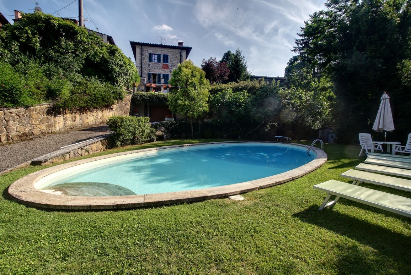 Casa Lucolena Chianti: Spacious 5-Bedroom Apartment with Pool and BBQ, Chianti Tuscany