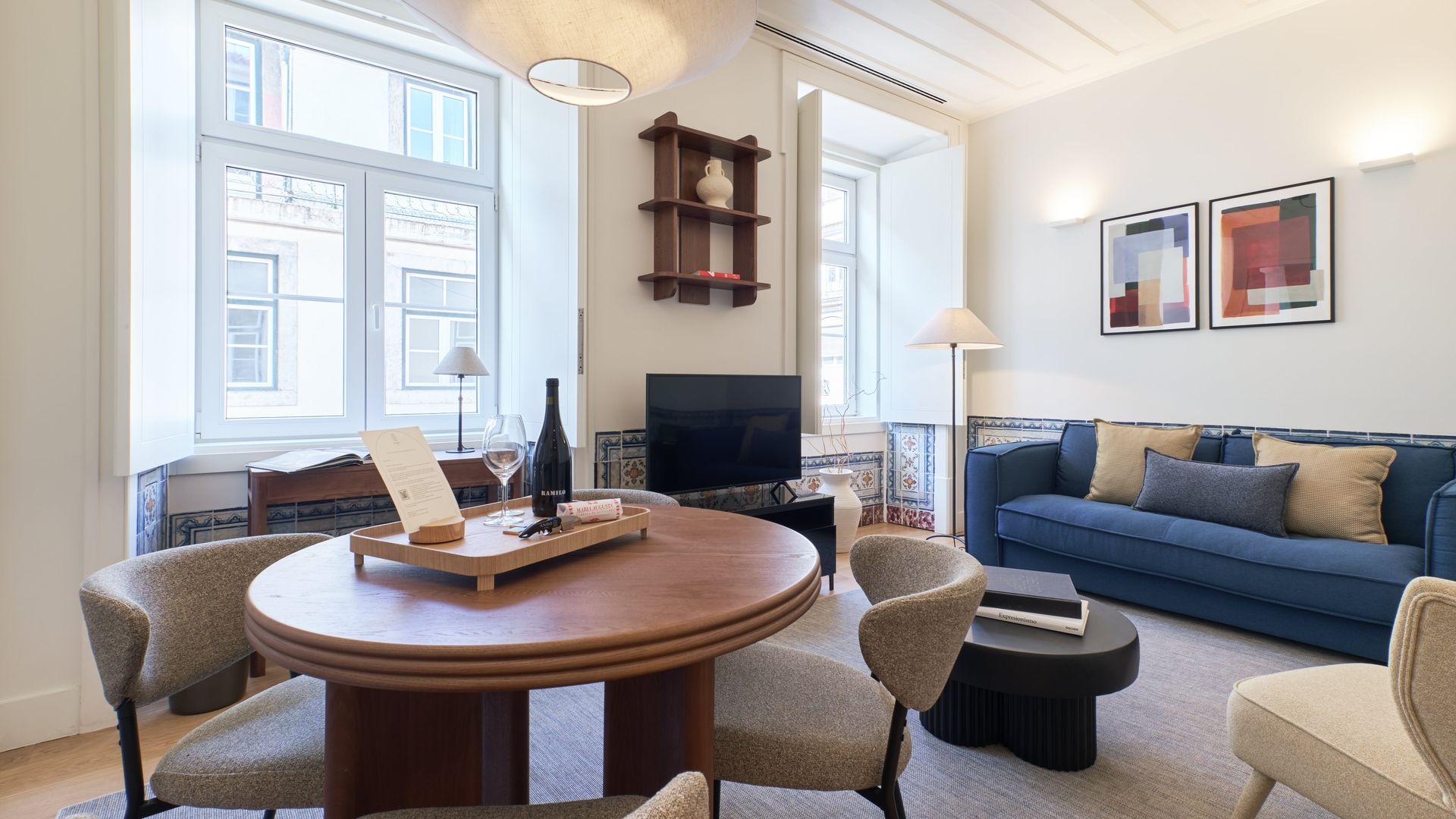 Villa Suão Convento Chiado: Charming 2-Bedroom Apartment with Sea Views and Air-Con, Chiado Lisbon