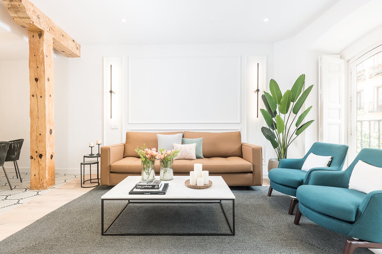 Villa Vendaval Atocha Puerta del Sol: Chic 3-Bedroom Apartment with Traditional Charm, Puerta del Sol