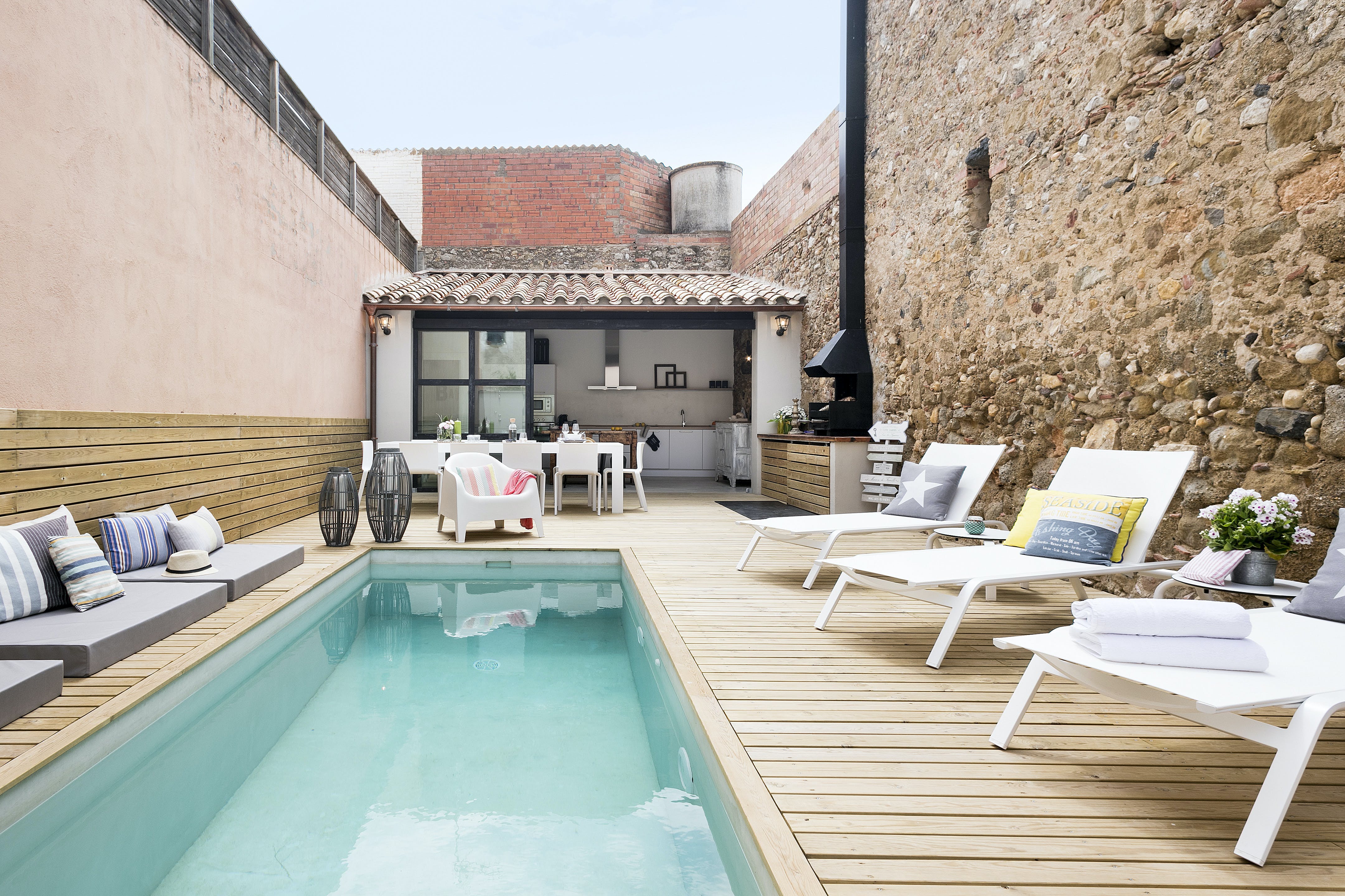 Casa Maranyà Girona: Spacious 5-Bedroom Apartment Rental with Pool and Sea Views, Girona Costa Brava