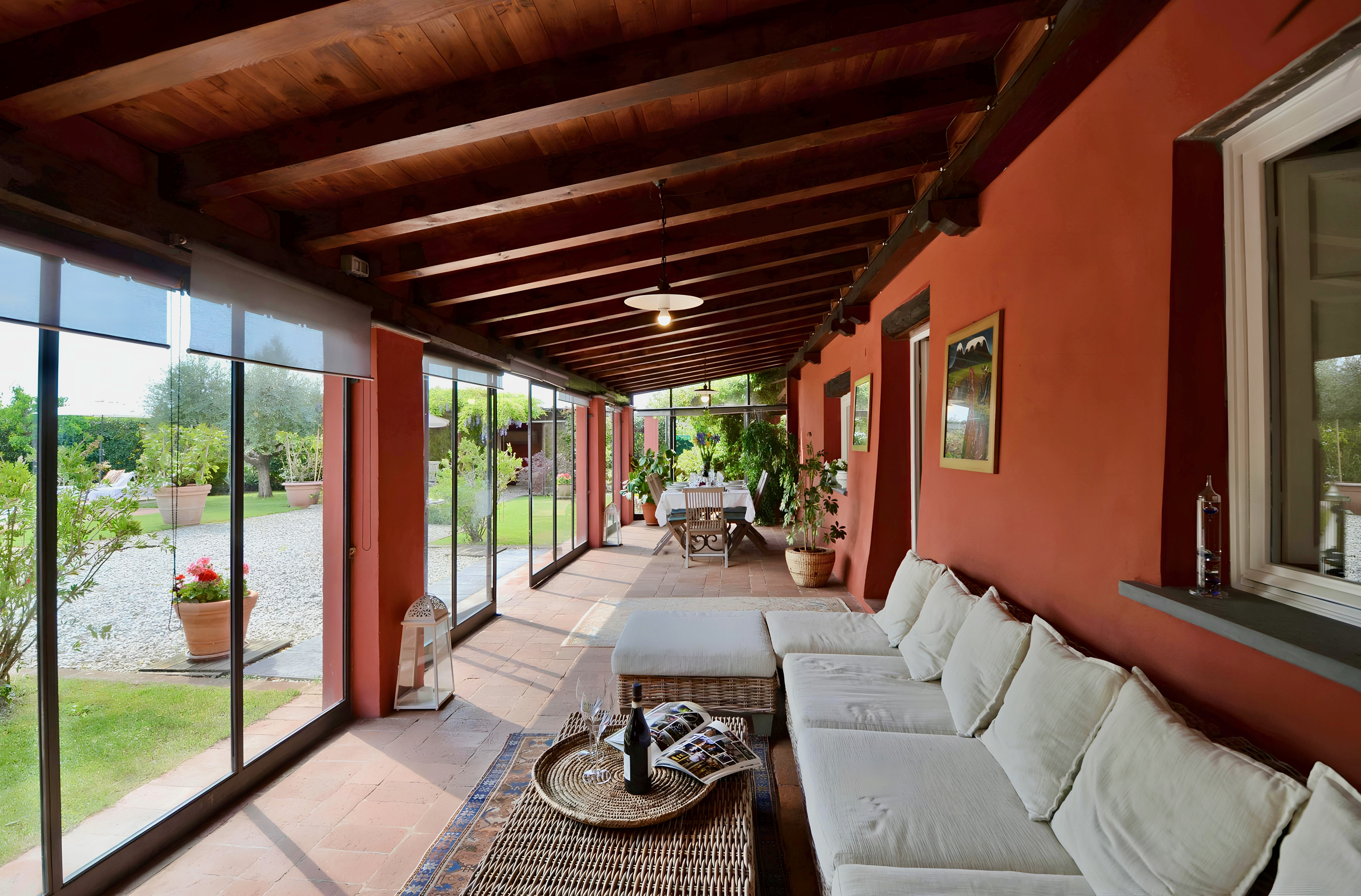 Casa Melora Lucca: Spacious 3-Bedroom Apartment with Hot Tub and Pool in Lucca Tuscany