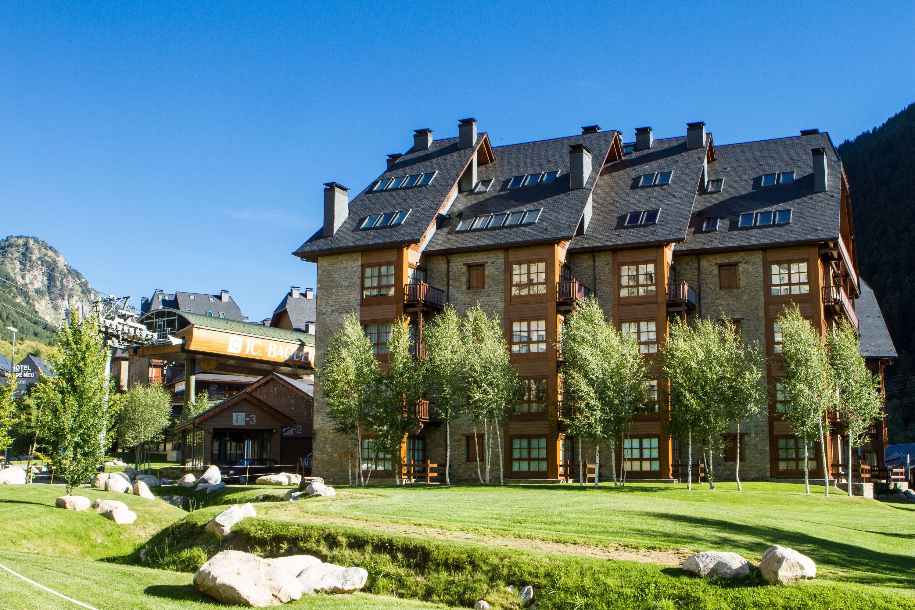 Casa Montarto Aran: Ski-In Apartment with Mountain Views, Val d’Aran