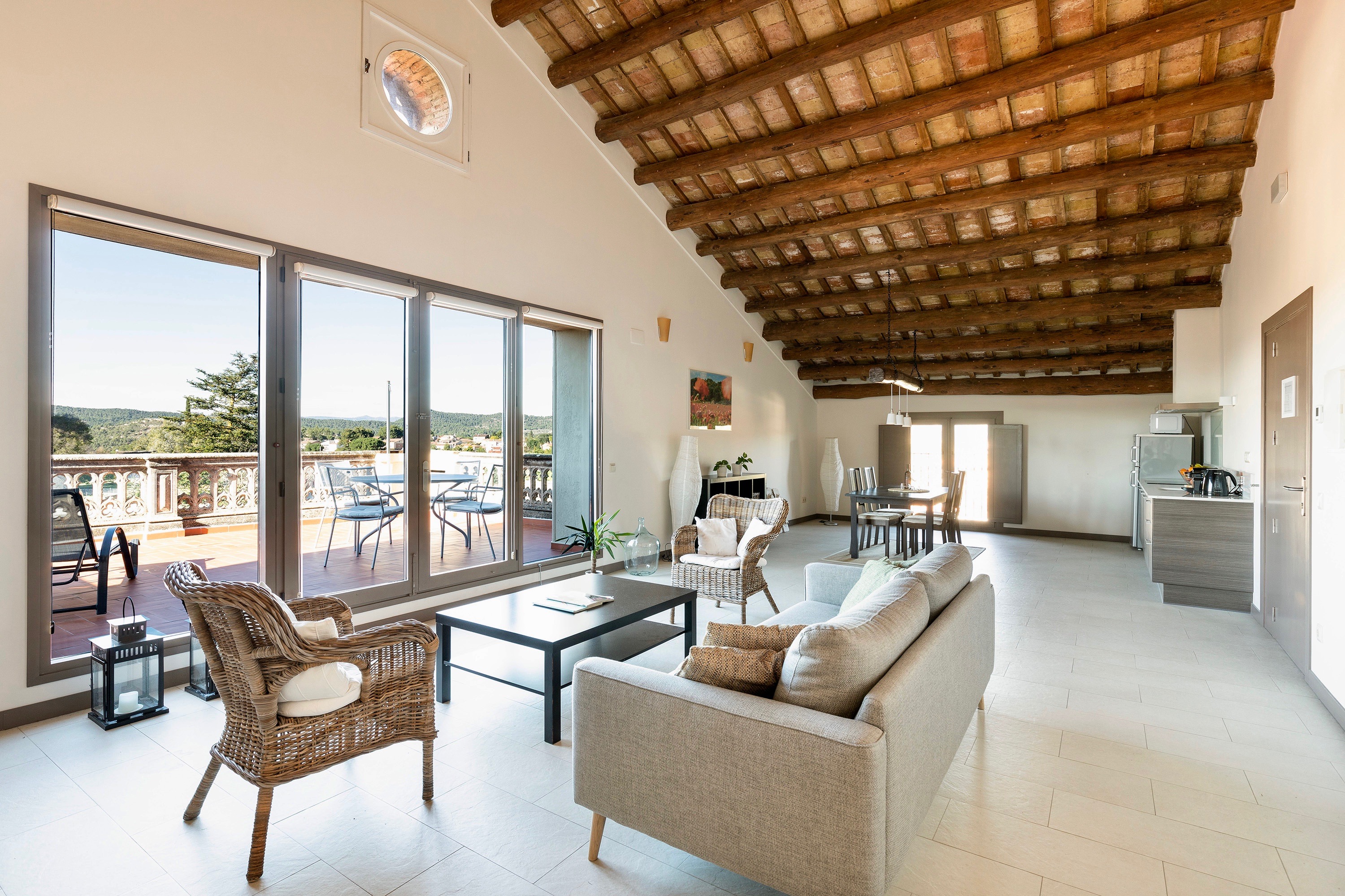 Villa Esmeralda Vallvidrera Catalonia: Luxury 2-Bedroom Apartment with Seaviews and Pool, Barcelona