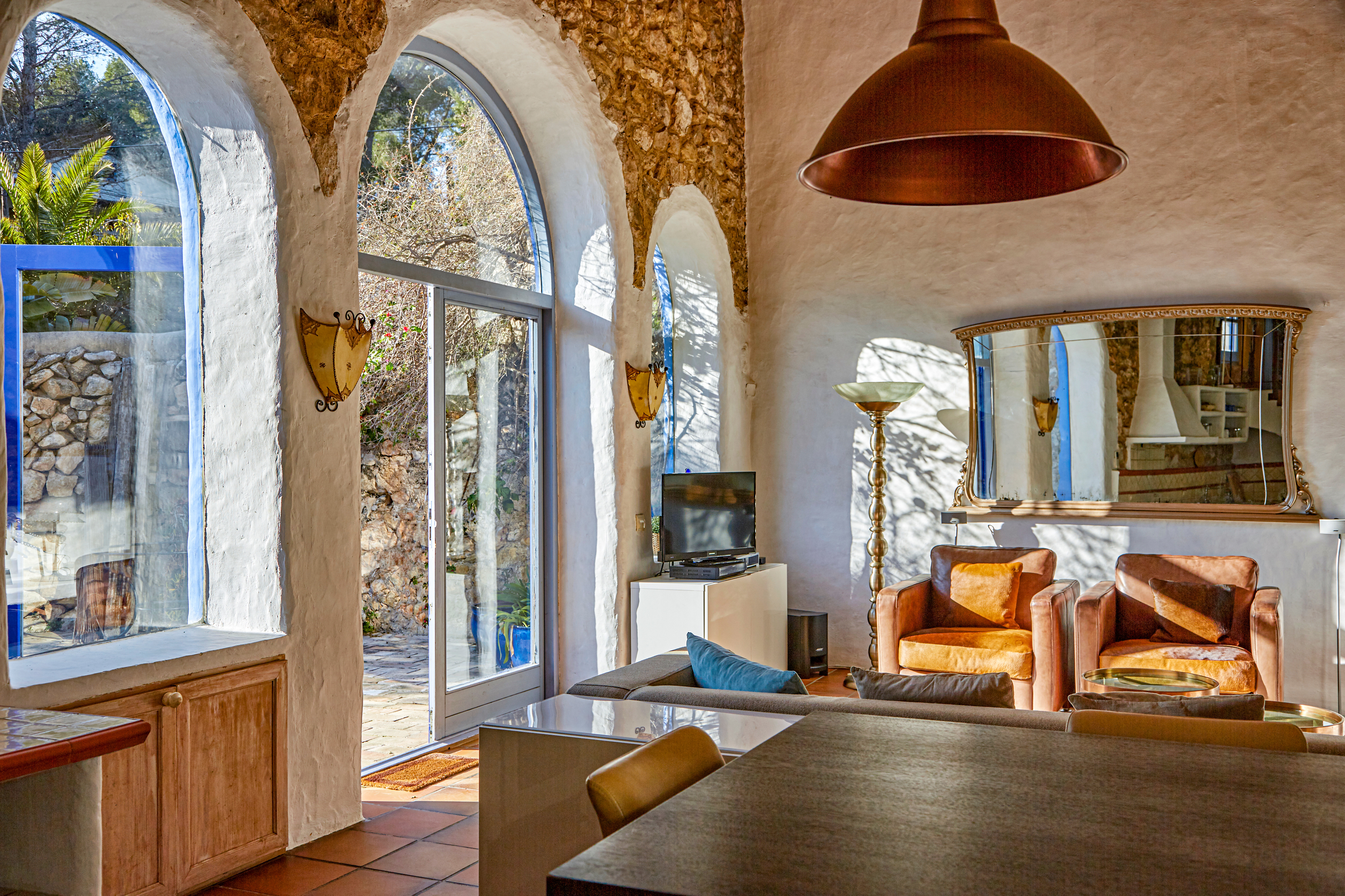 Villa Mestral Vallvidrera Catalonia: Luxury 3-Bedroom Apartment with Seaview and Pool, Barcelona