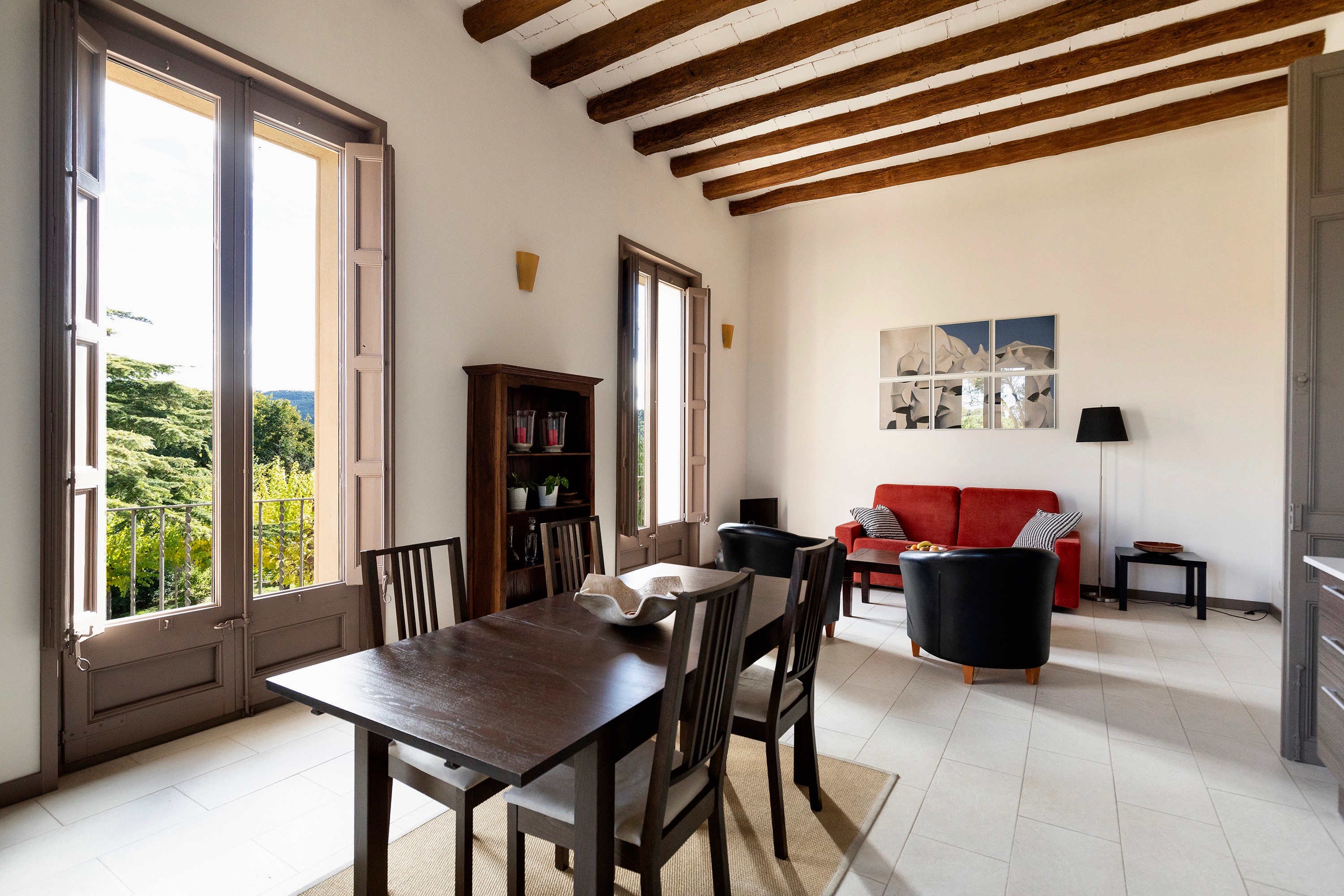 Villa Añil Vallvidrera Catalonia: Elegant 1-Bedroom Apartment with Pool and Tennis Court, Barcelona