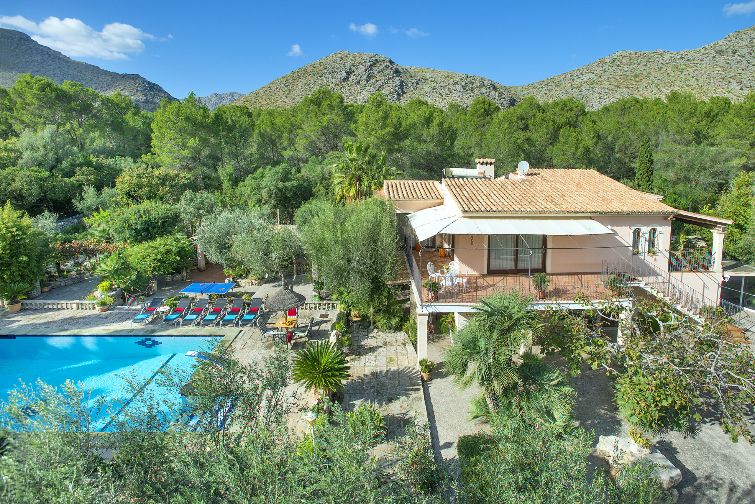 Casa Morro Pollença: Spacious 3-Bedroom Apartment with Sea Views and Pool, Pollença Mallorca