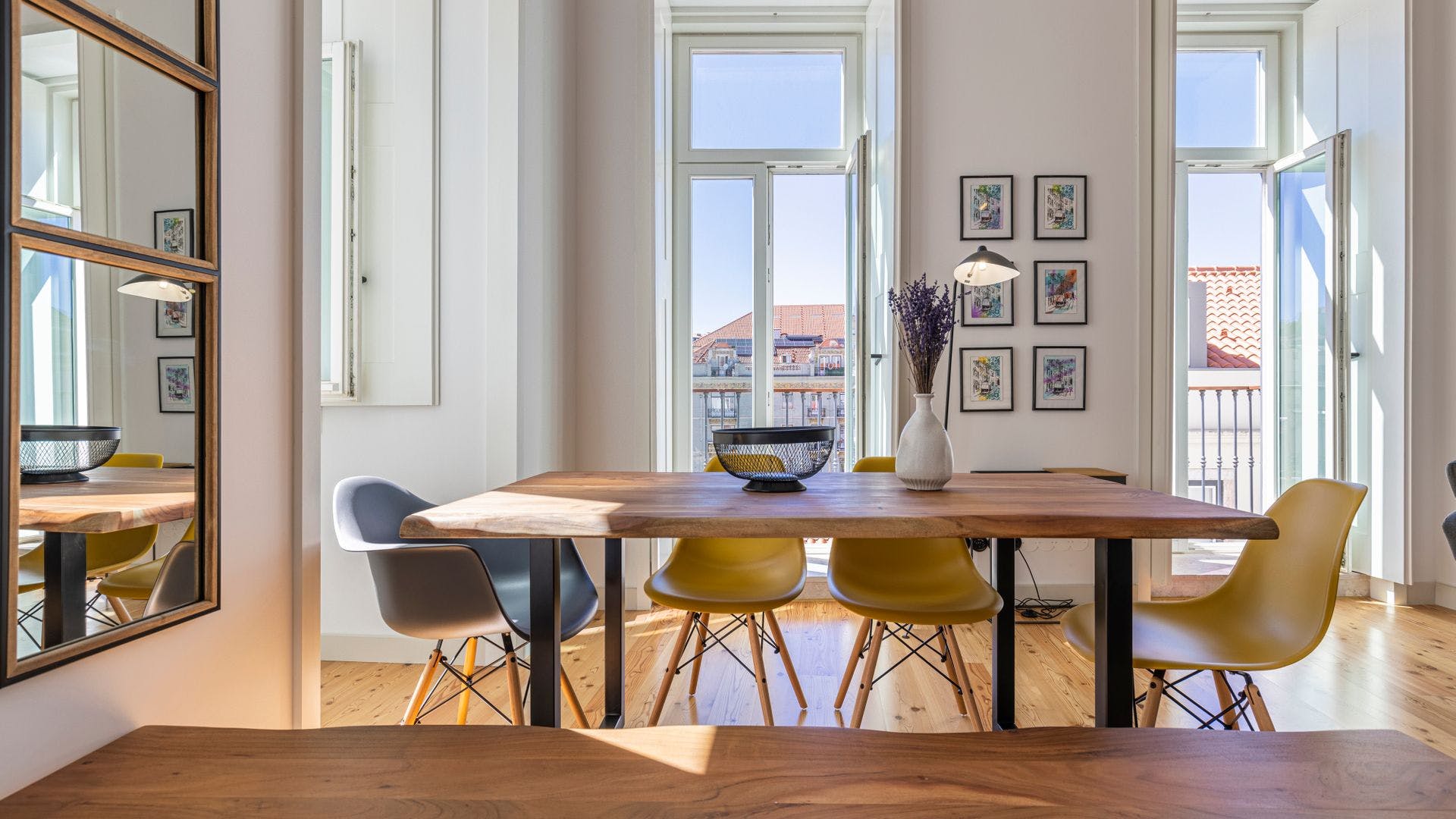 Villa Safira Anjos Intendente: Chic 3-Bedroom Apartment Rental with Air-Con in Intendente, Lisbon