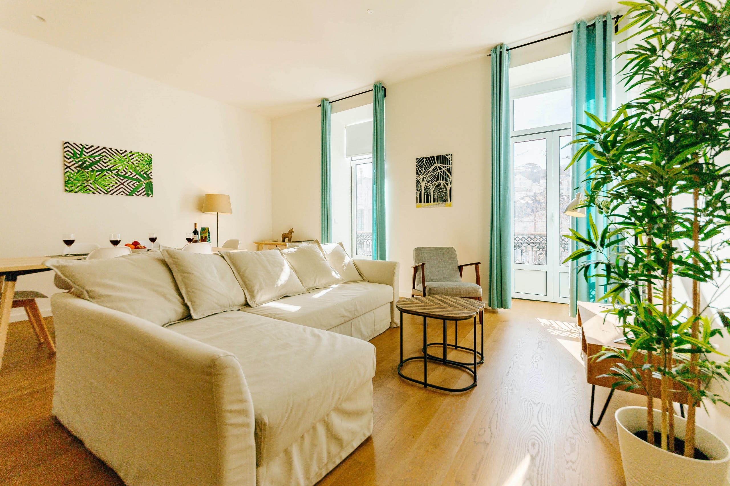 Villa Safira Graça Mouraria: Stylish 2-Bedroom Apartment Rental with Sea View in Mouraria, Lisbon