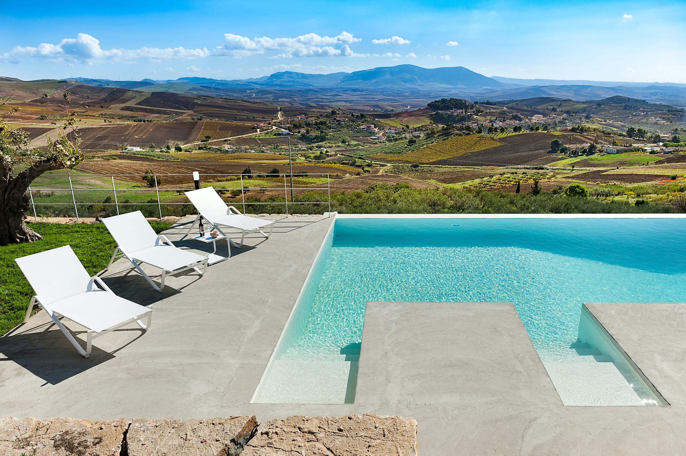 Villa Vermiglio Nubia Trapani: Luxury 4-Bedroom Apartment with Private Pool and Sea Views, Trapani