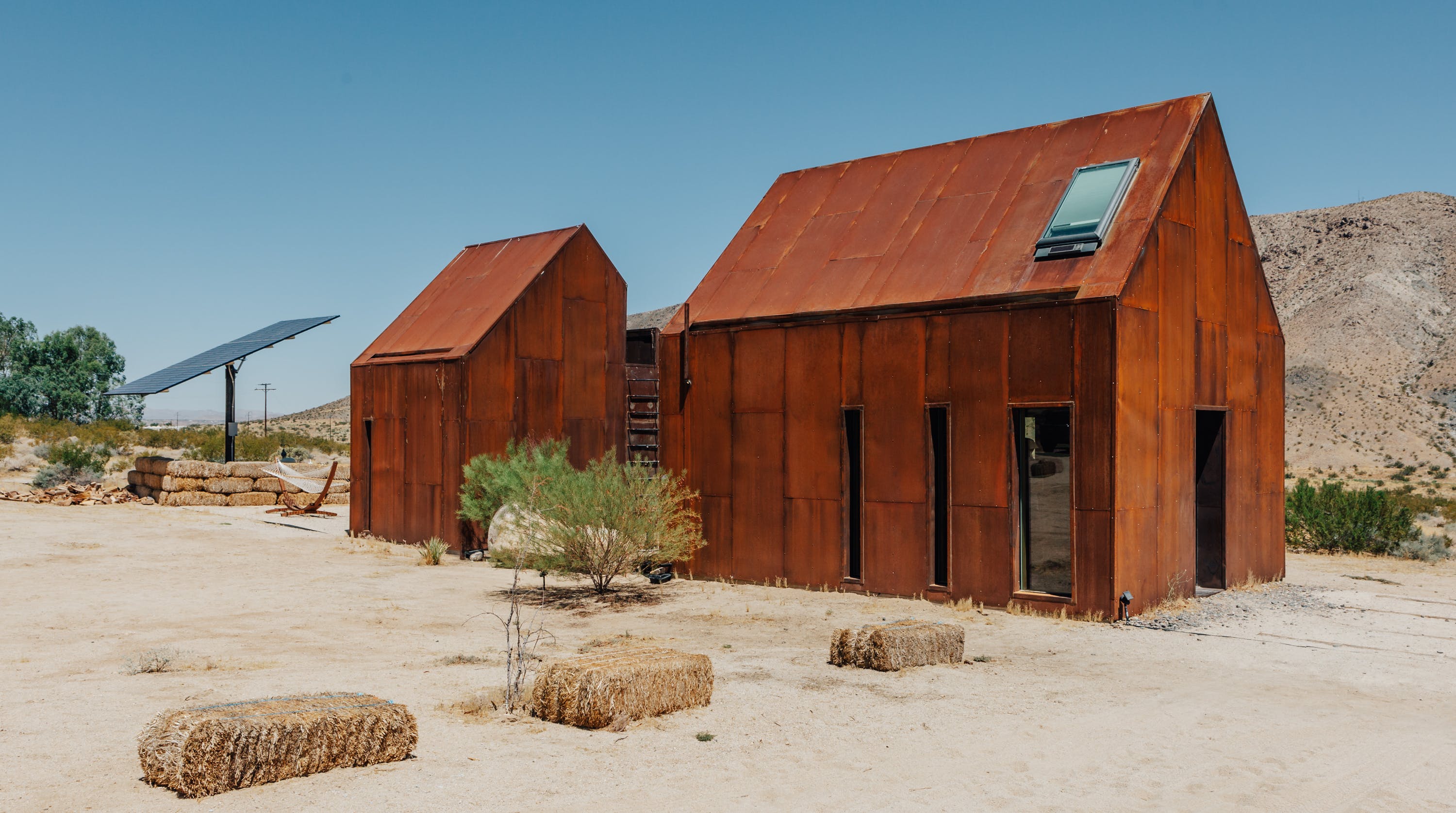 Casa Ocotillo Joshua Tree: Luxury 2-Bedroom Cottage with Hot Tub and Air-Con, Joshua Tree