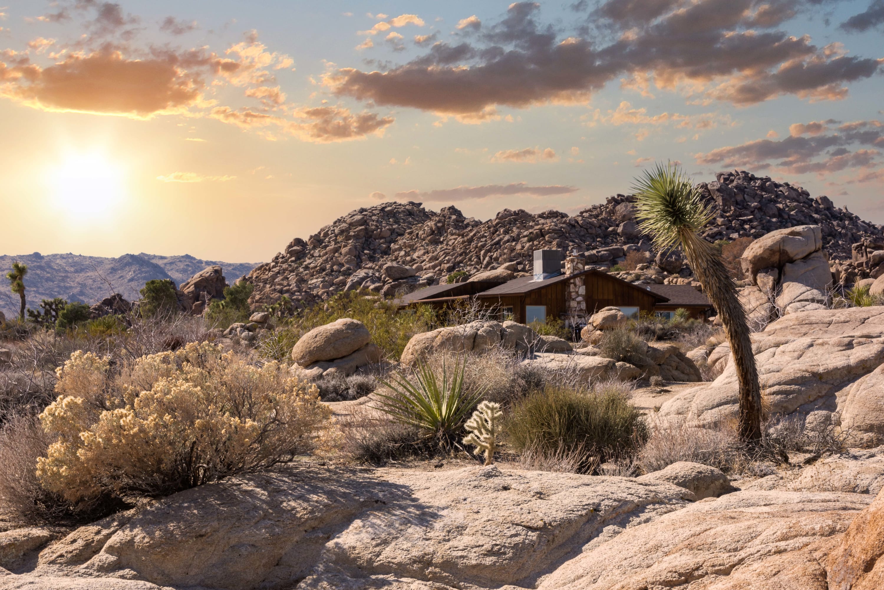 Villa Boreas Wonder Valley Joshua Tree: Stylish 2-Bedroom Apartment Rental with Hot Tub and Pool, Joshua Tree