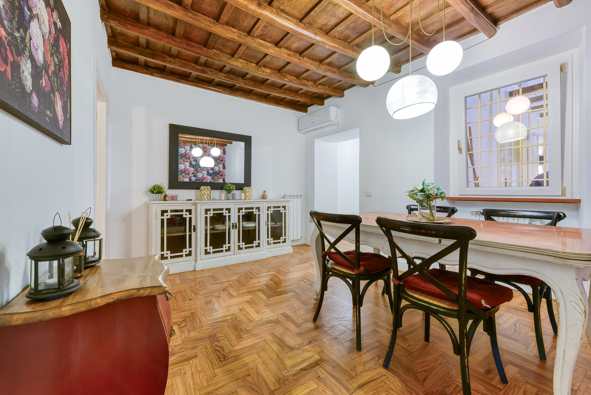 Villa Ambrato Ripetta Navona: Charming 2-Bedroom Apartment Rental with Air-Con in Navona Rome