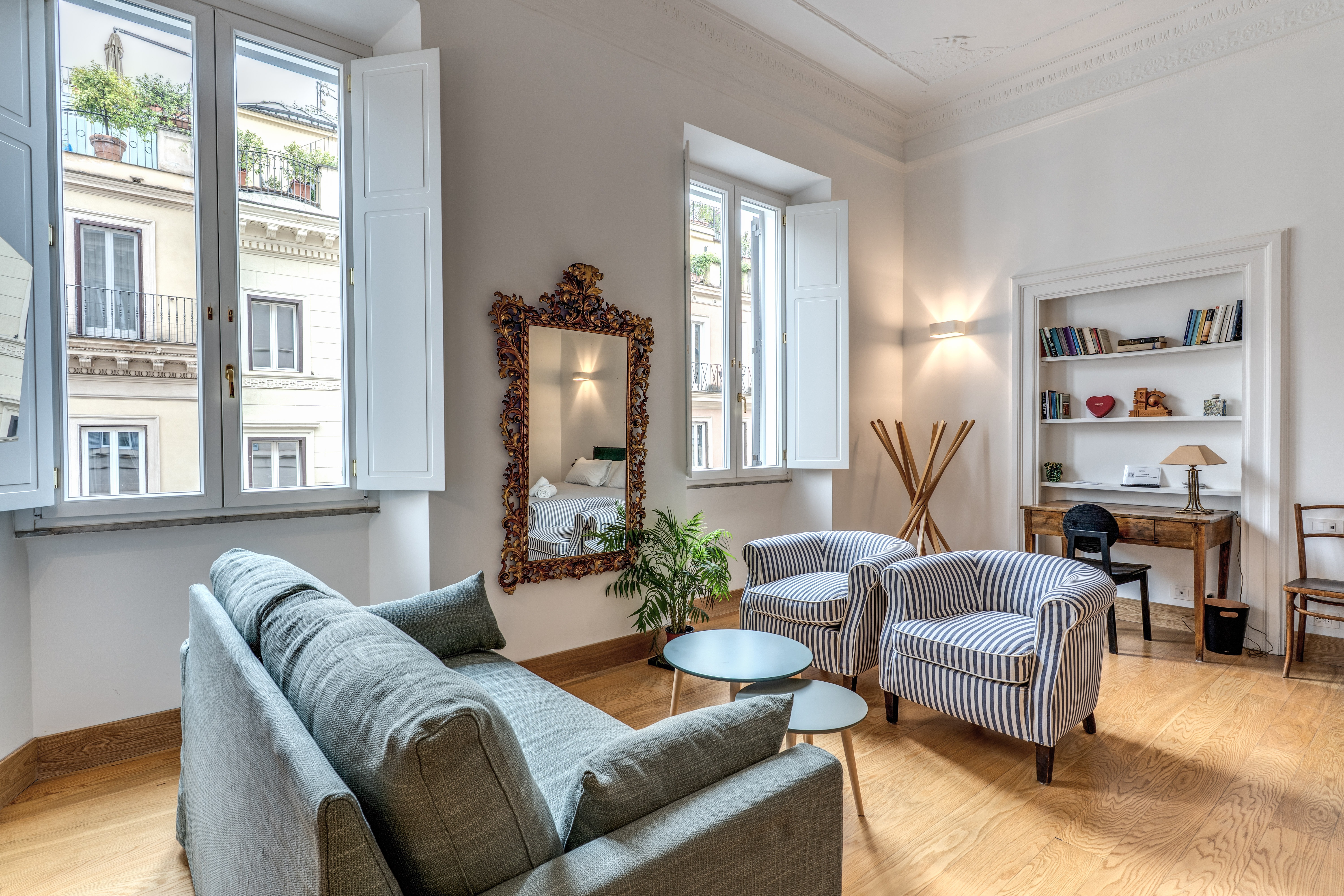 Casa Pigna Trevi: Spacious 1-Bedroom Apartment with Air-Con in Trevi Rome