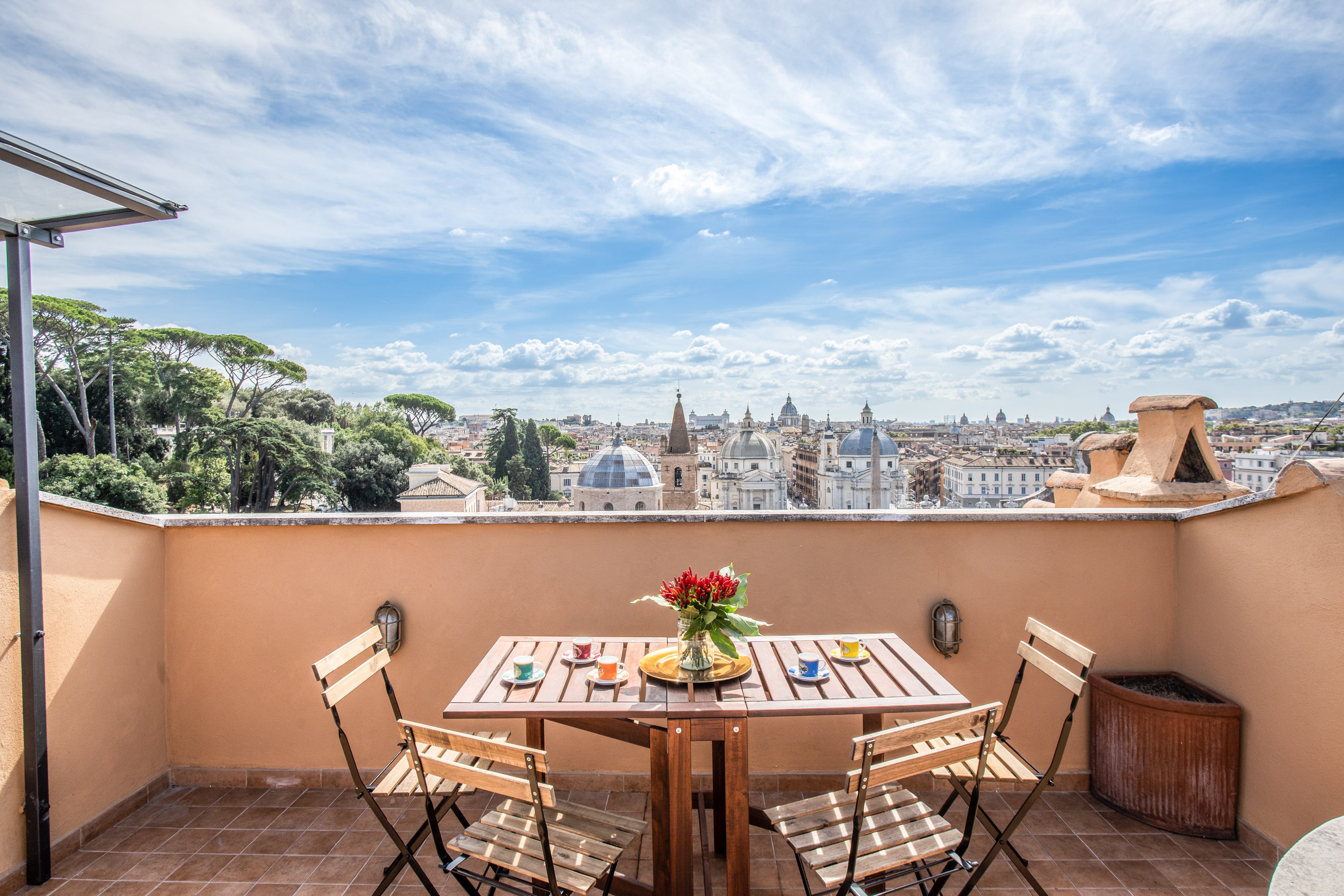 Villa Amaranto Monte Flaminio: Charming 2-Bedroom Romantic Villa Rental with Private Terrace, Flaminio Rome