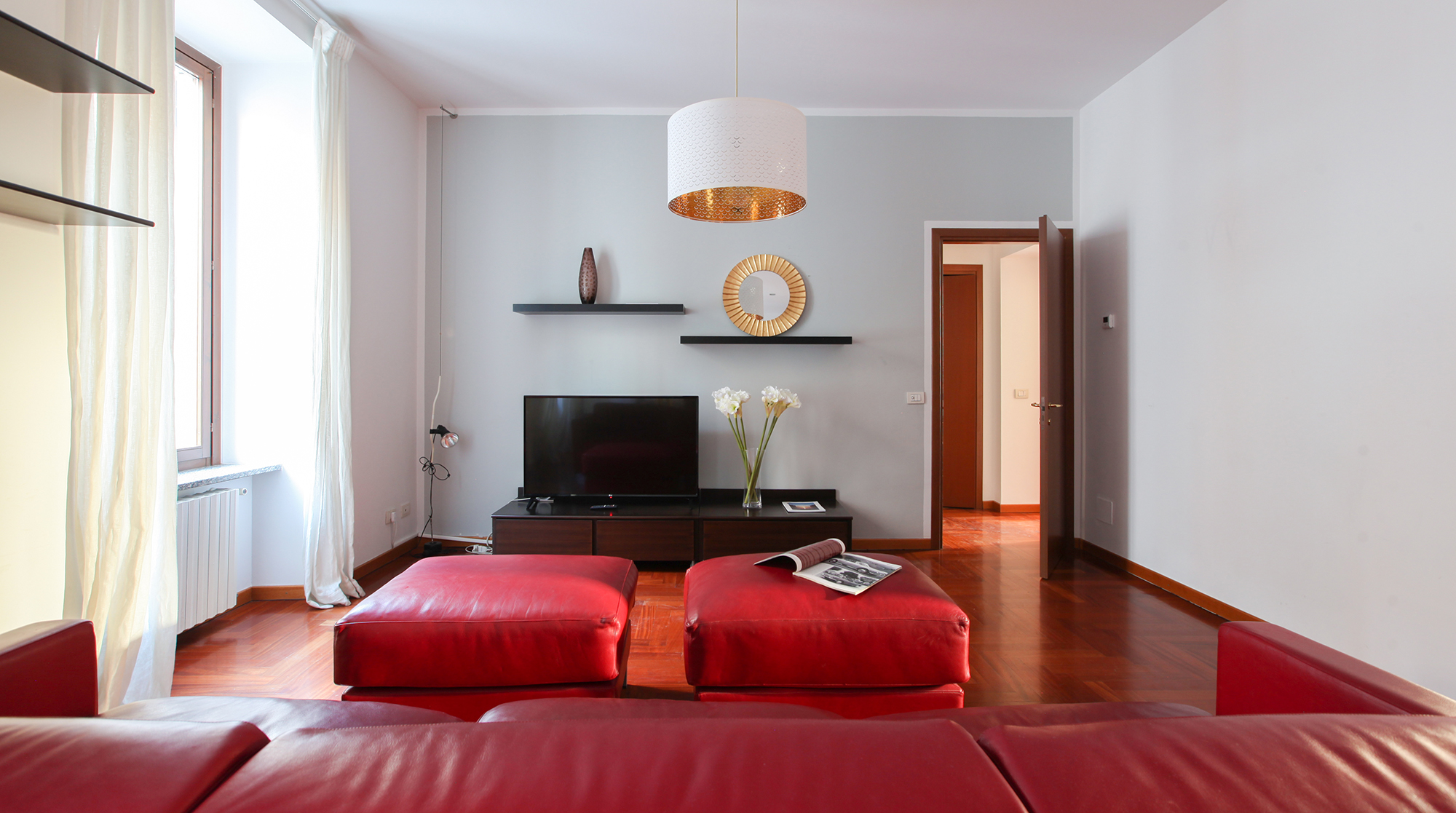 Casa Pirelli Garibaldi: Chic 3-Bedroom Apartment with Air-Con in Garibaldi Milan