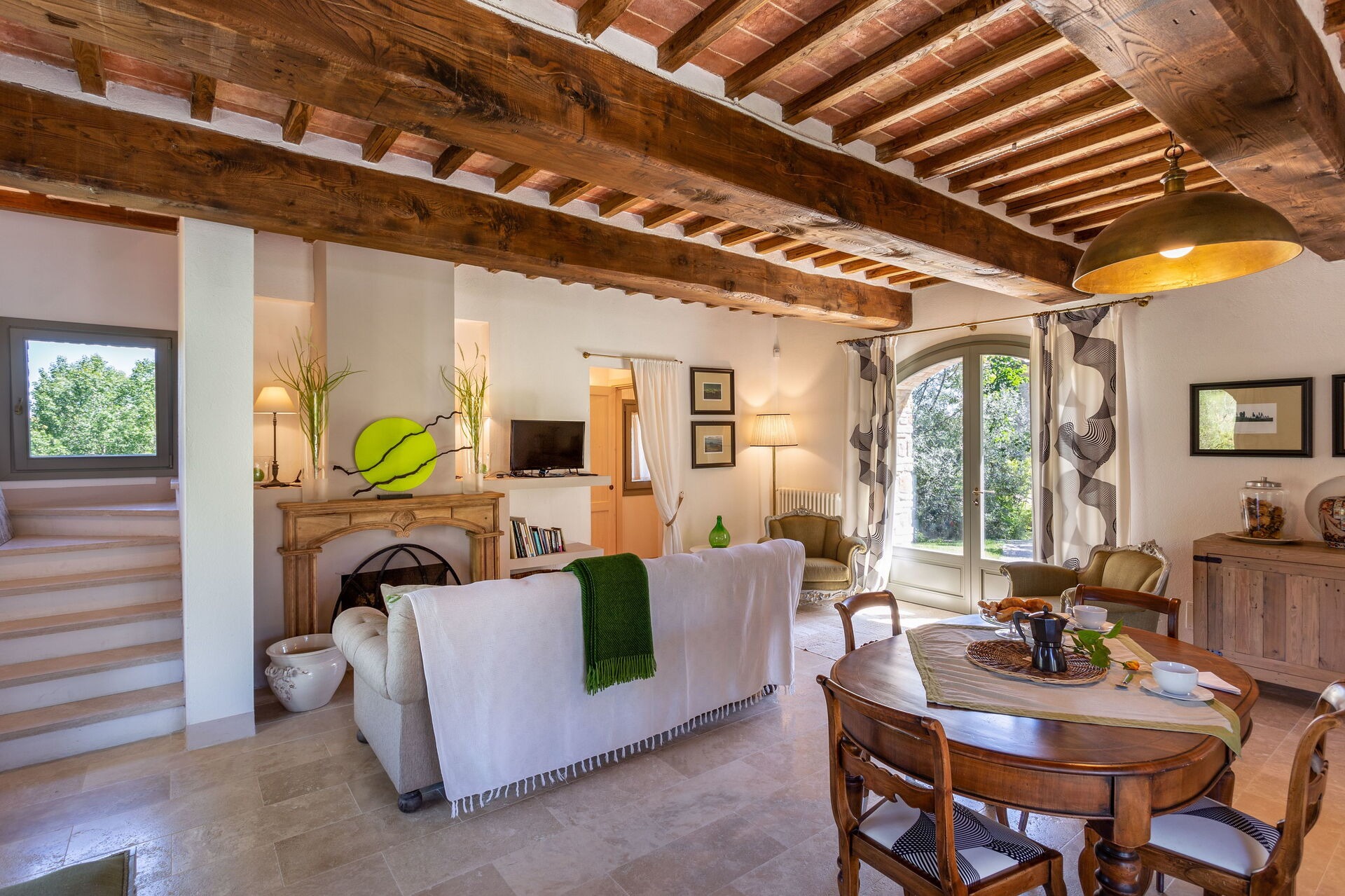 Casa Poggio Firenze: Charming 3-Bedroom Apartment with Pool in Countryside, Florence West