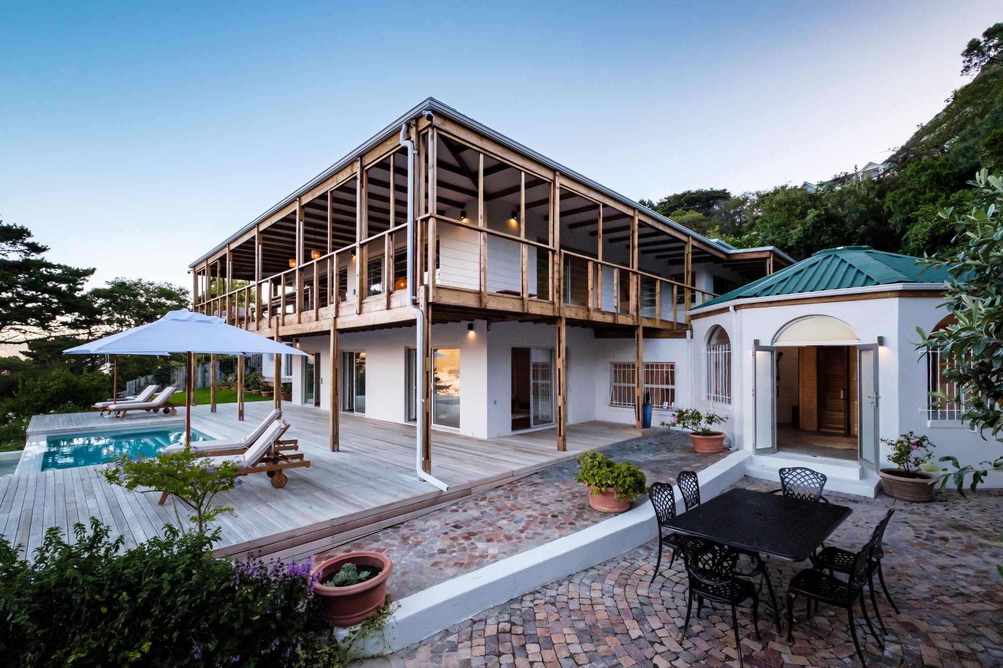 Villa Lysias Hout Bay Cape Town: Spacious 6-Bedroom Apartment with Infinity Pool, Cape Town