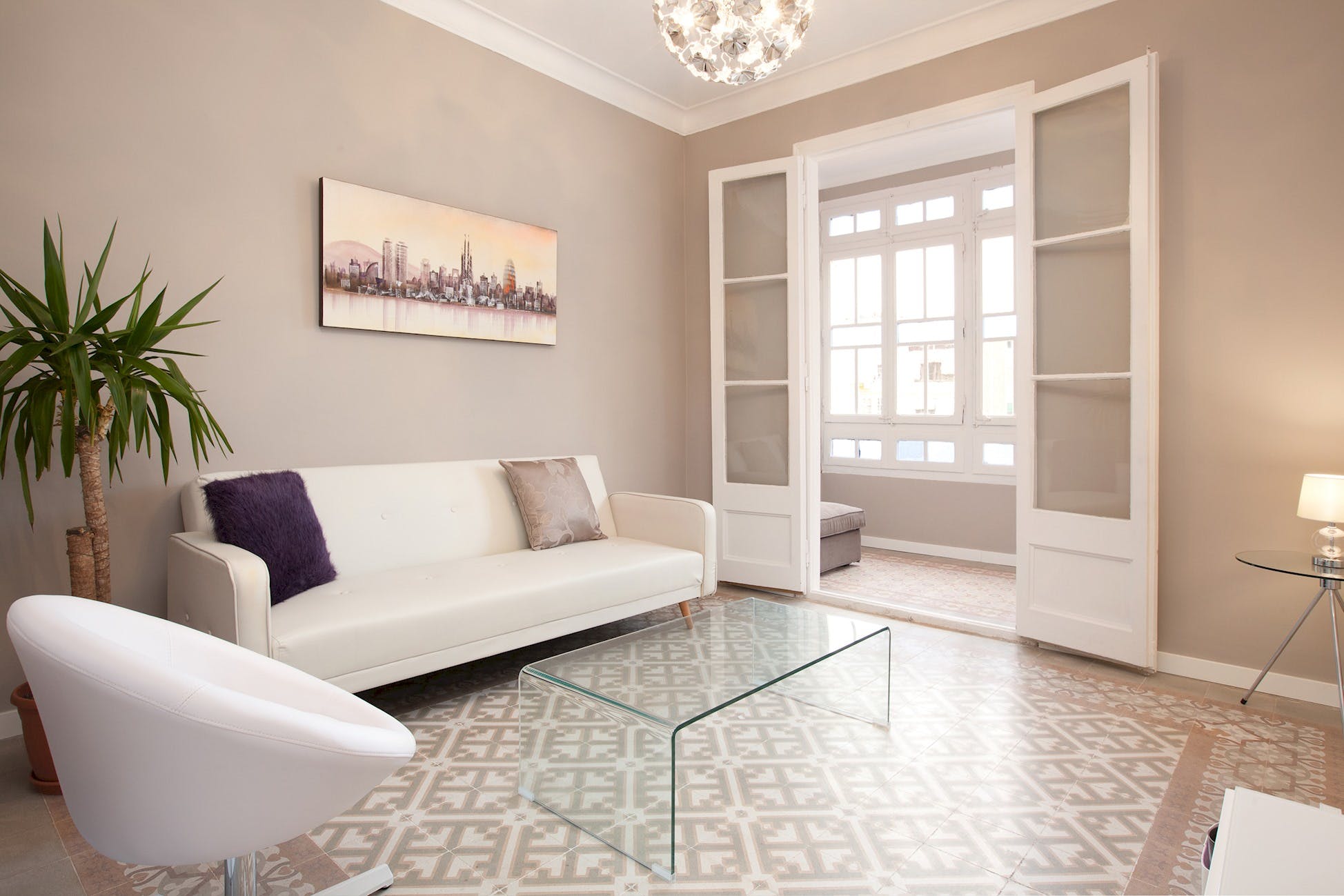 Casa Ravalera El Raval: Spacious 3-Bedroom Apartment Rental with Sea Views in El Raval, Barcelona
