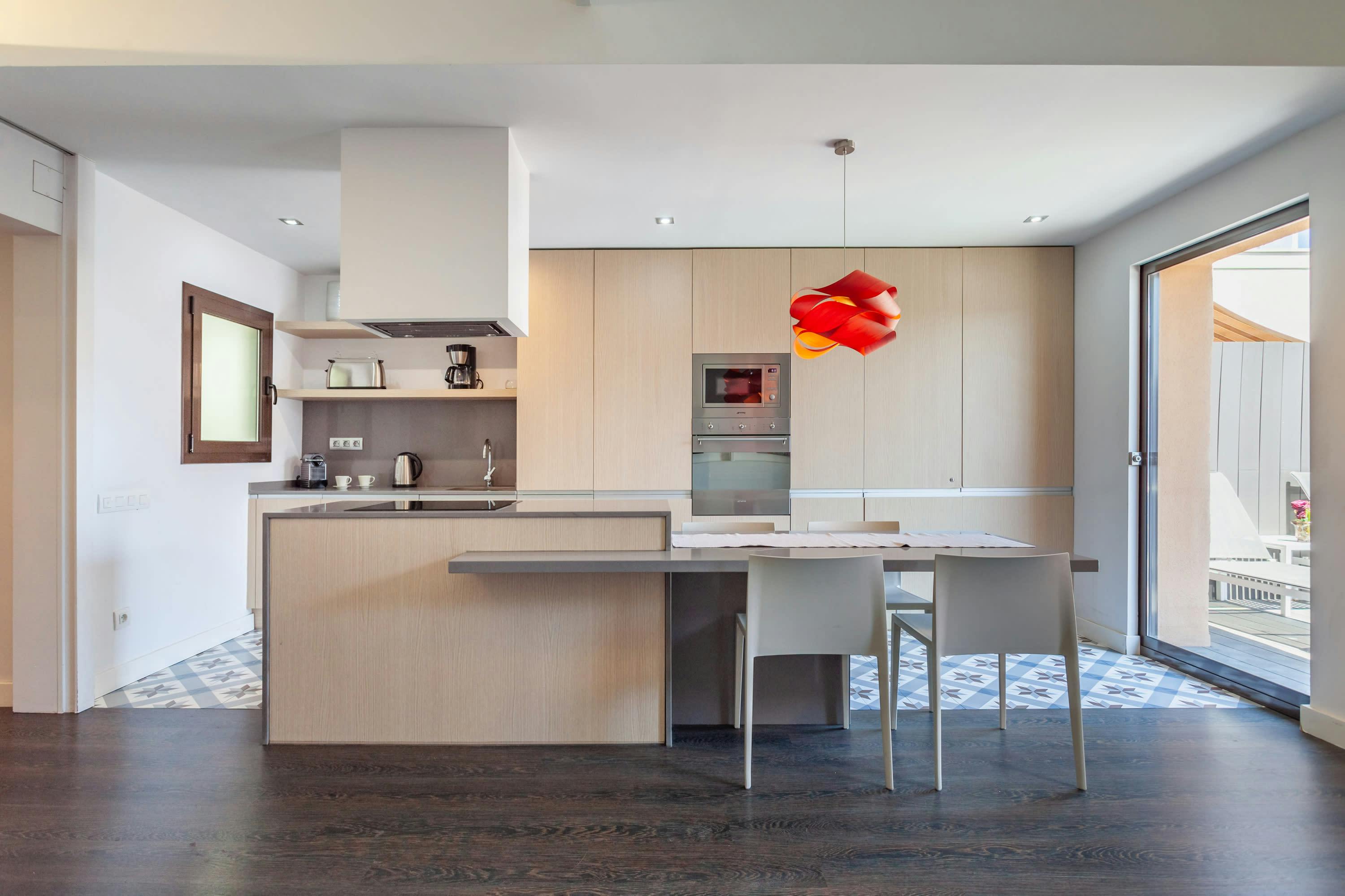 Villa Alborada Rovira Eixample: Spacious 3-Bedroom Apartment Rental with Air Conditioning, Eixample Barcelona