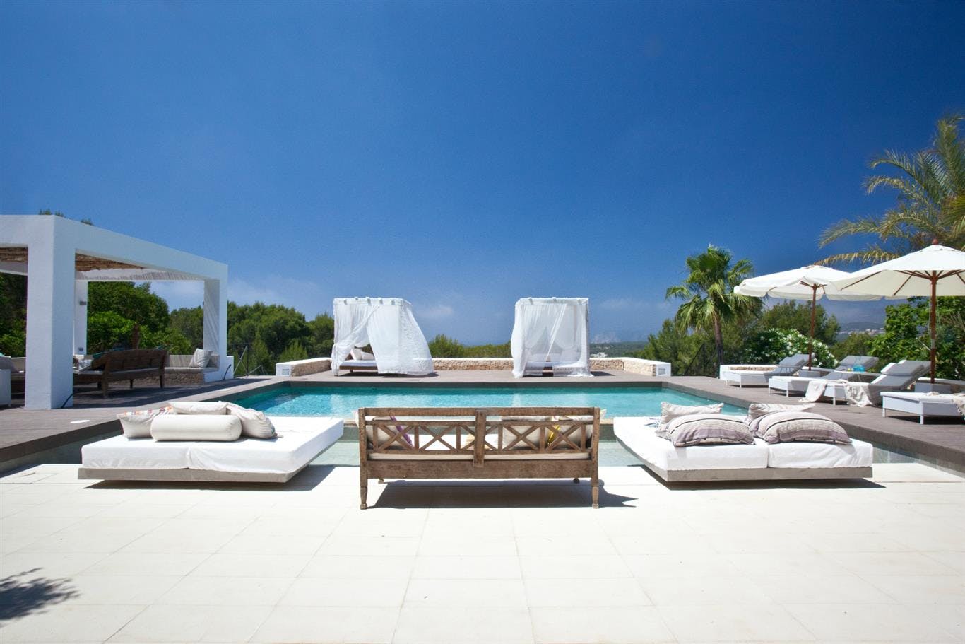 Villa Mestral Cala Codolar Es Cubells: Stunning 6-Bedroom Apartment with Seaview and Pool, Es Cubells