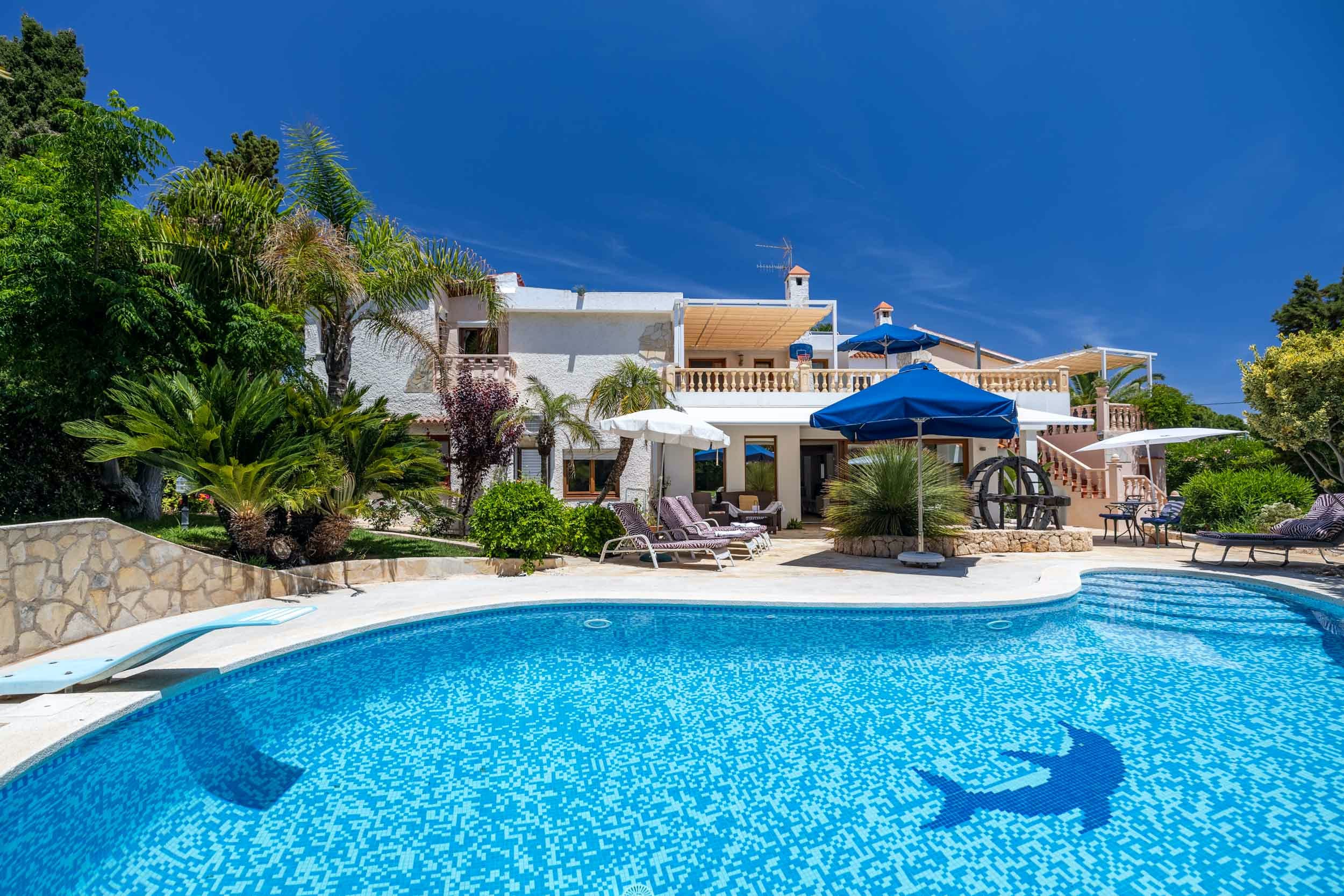 Villa Embat S’Argamassa Santa Eulària des Riu: 5-Bedroom Family-Friendly Villa with Seaview and Pool, Santa Eulària des Riu