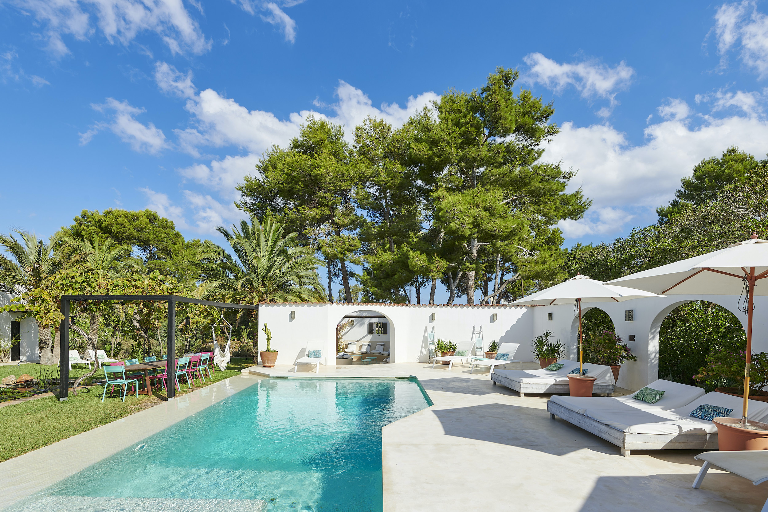 Villa Mestral Cala Codolar Saint Antoni de Portmany: Luxury 6-Bedroom Apartment with Pool and Tennis Court, Ibiza