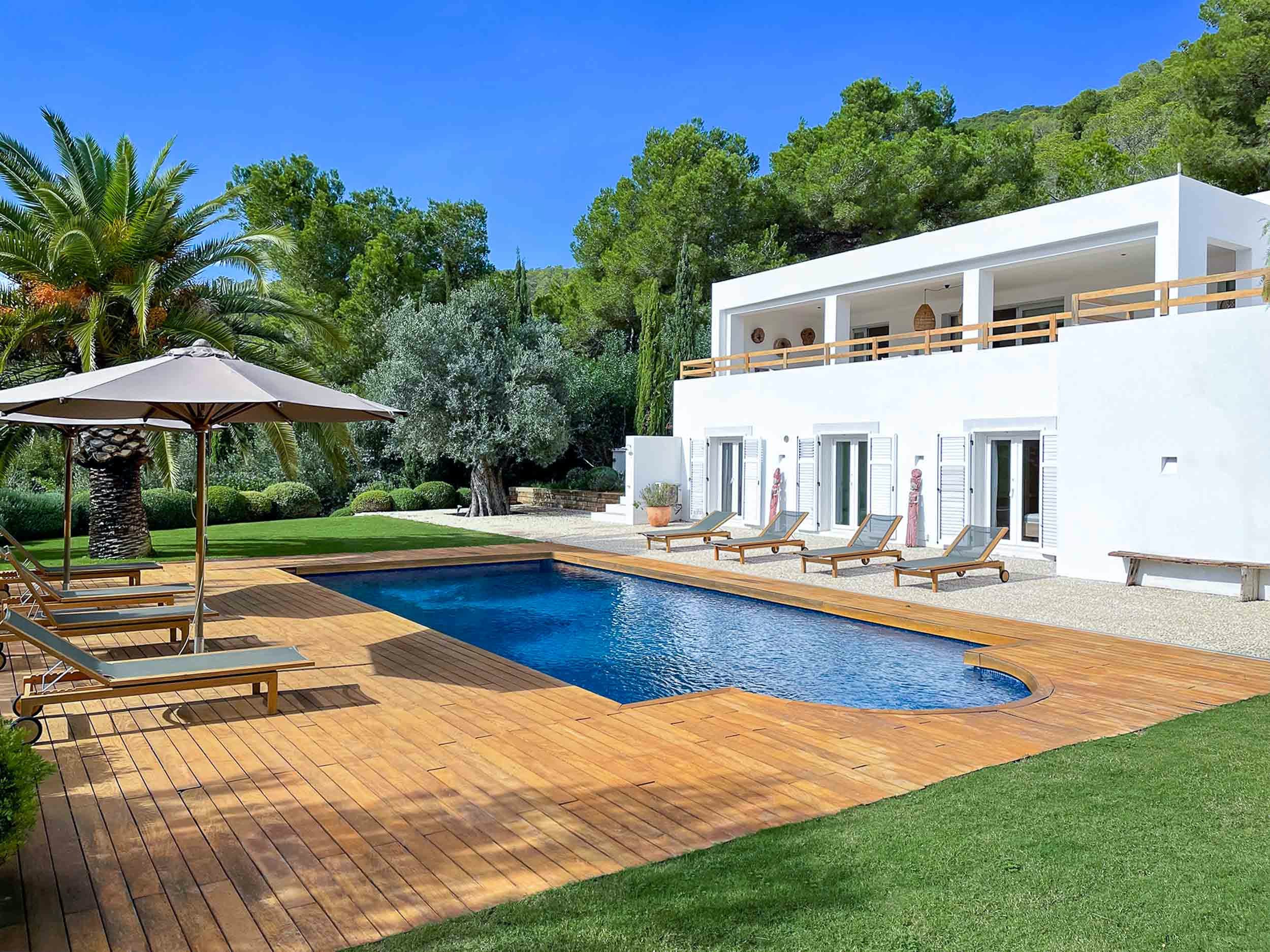 Villa Madrugada Cala San José: Luxury 4-Bedroom Apartment with Pool, San José, Ibiza