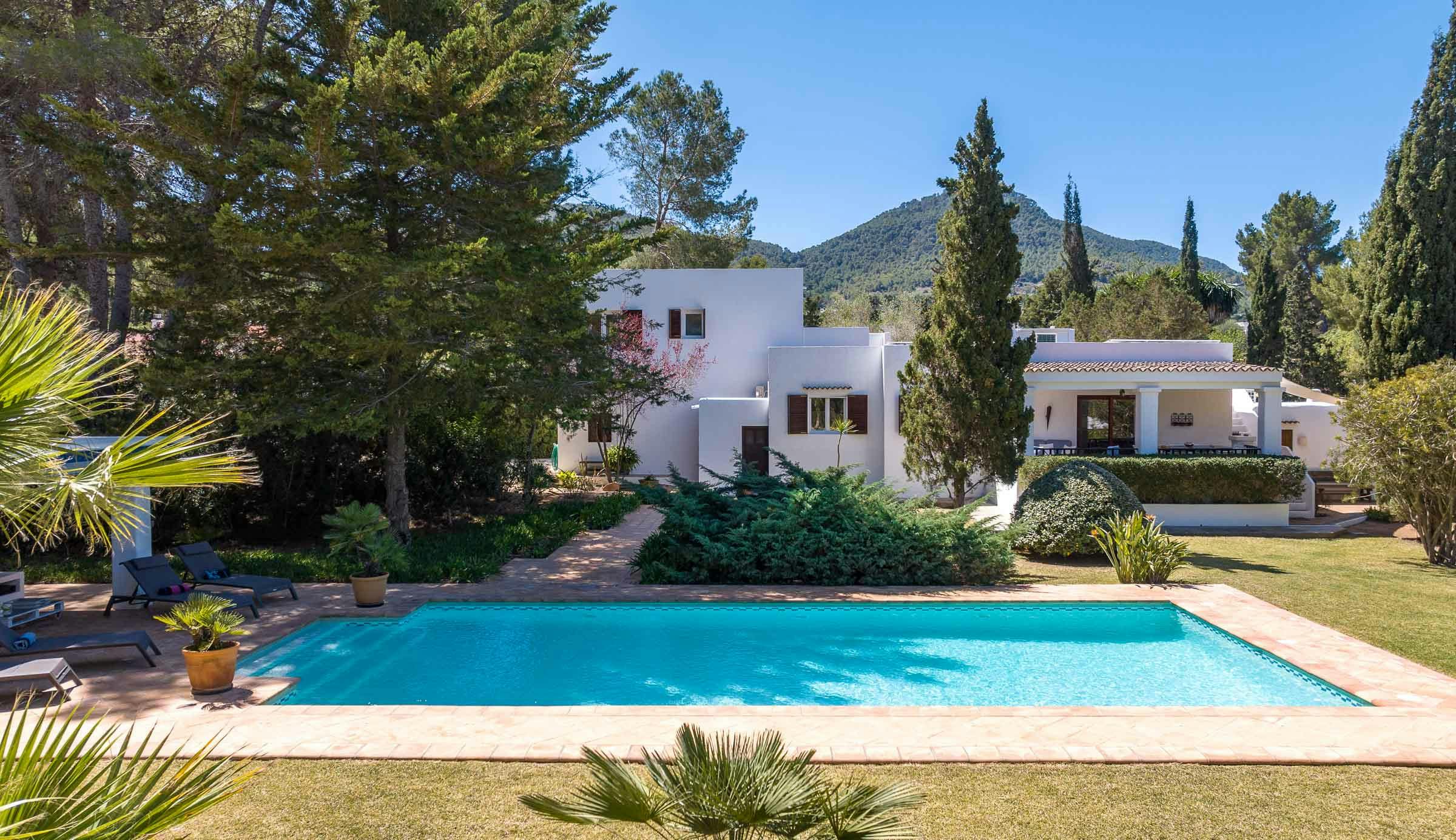 Villa Bermejo Cala San José: Luxury 4-Bedroom Villa with Pool and Sea Views, San José, Ibiza