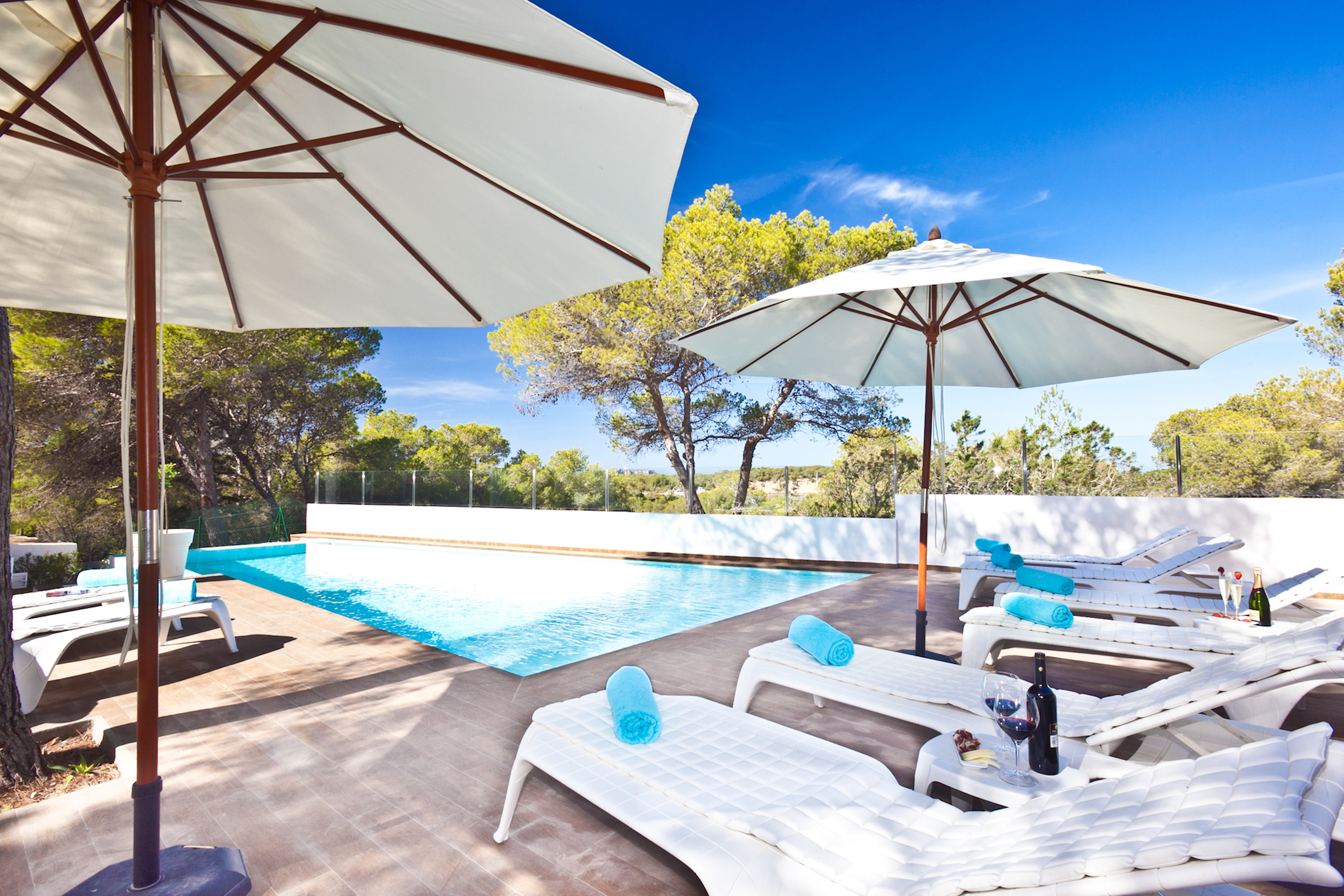 Villa Mestral Cala Portinatx San José: 6-Bedroom Beachfront Apartment with Pool, San José, Ibiza