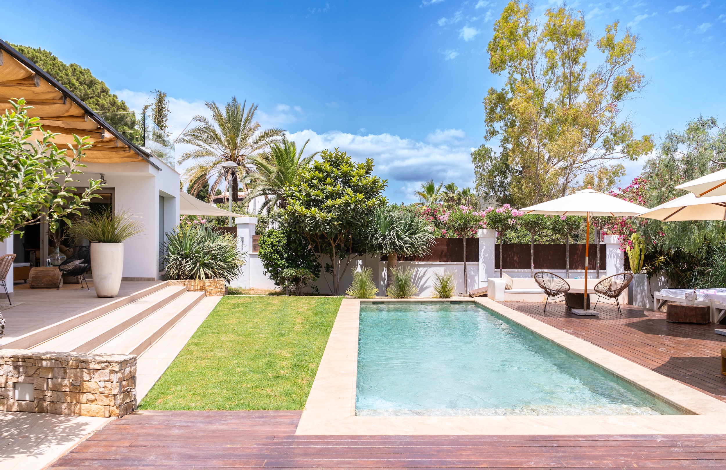 Villa Bermejo Puig de Missa Santa Eulària des Riu: Modern 2-Bedroom Apartment with Seaview and Pool, Santa Eulària des Riu