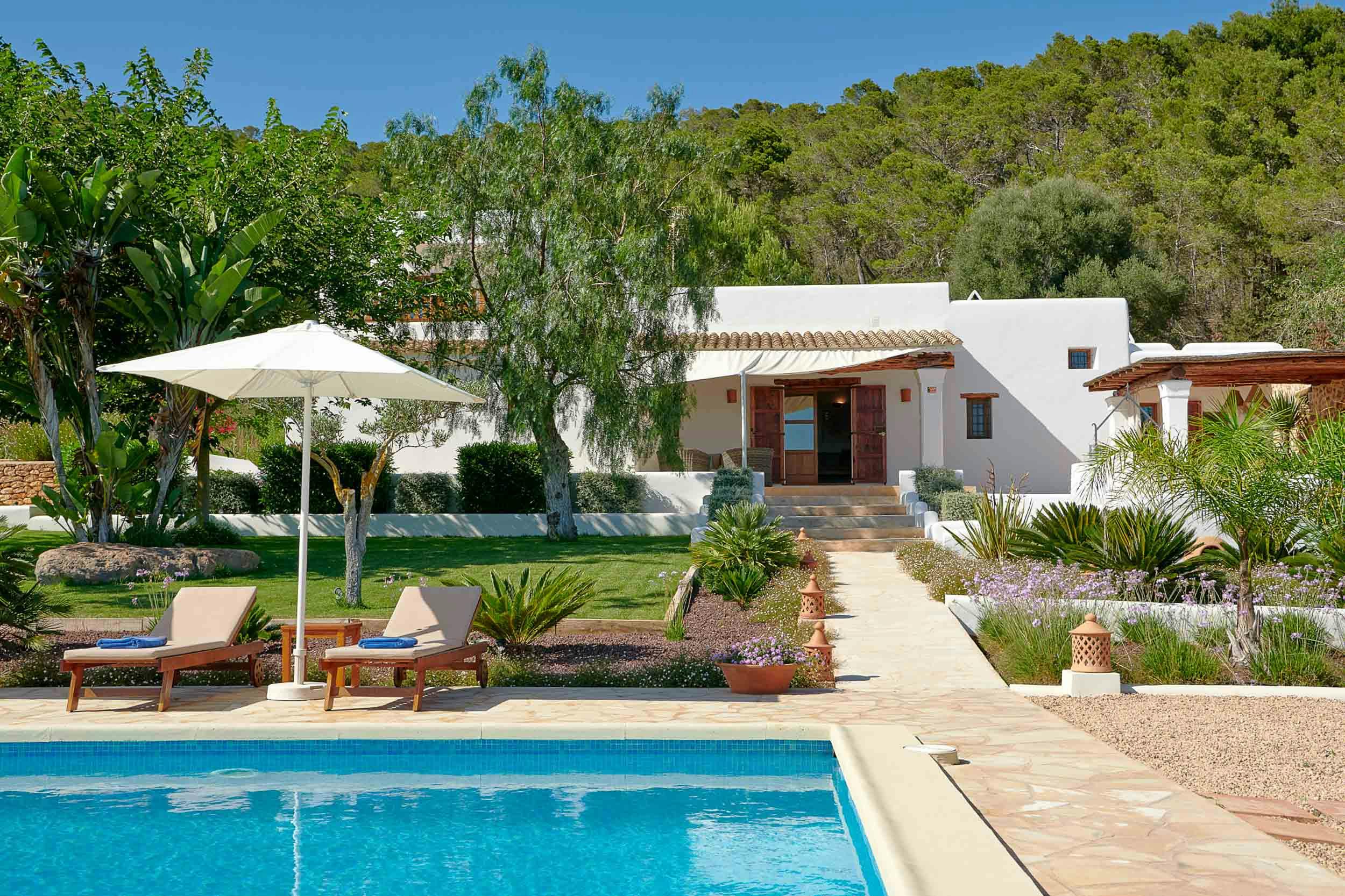 Villa Mestral Jesús Santa Gertrudis de Fruitera: 5-Bedroom Luxury Villa with Pool, Santa Gertrudis de Fruitera