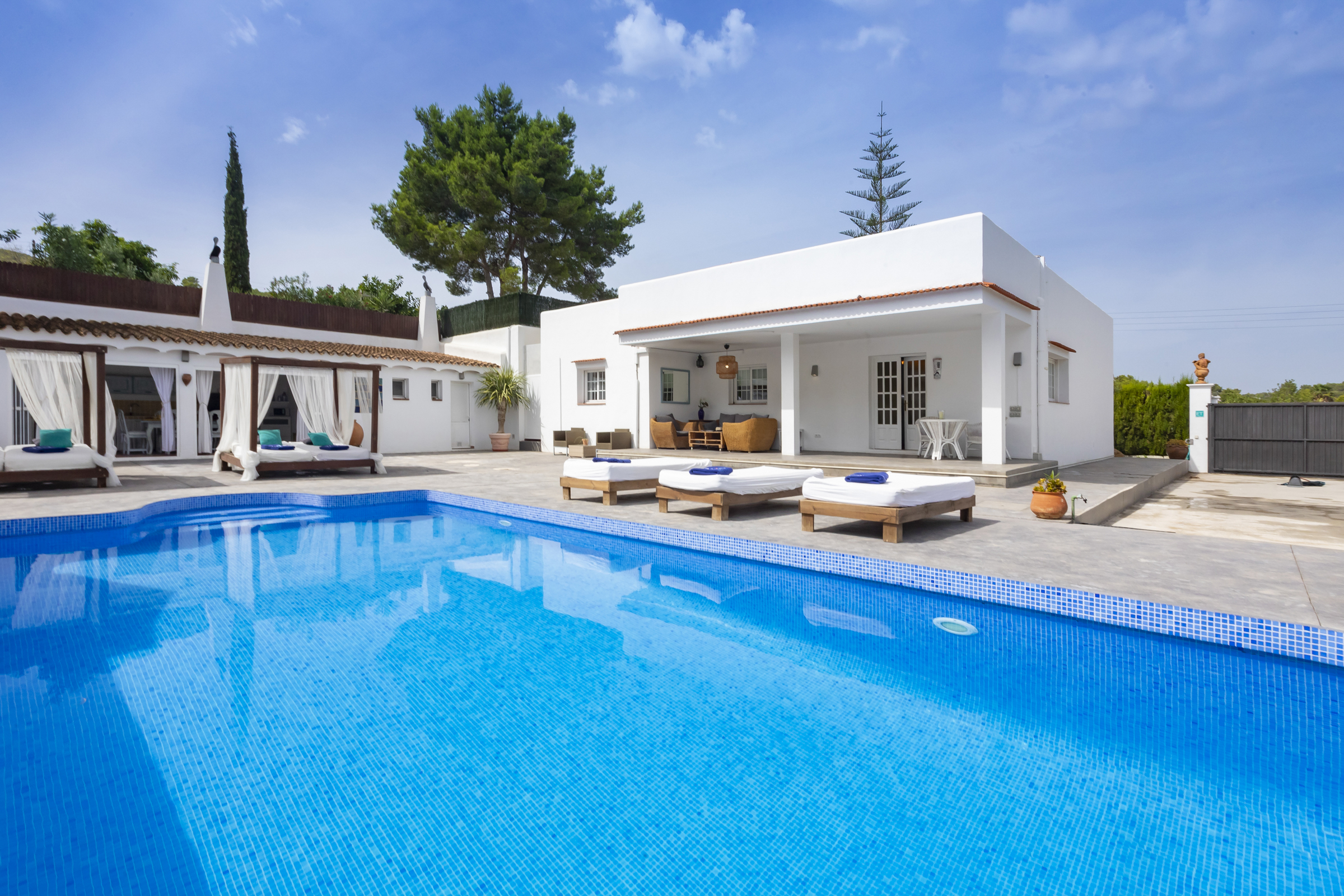 Villa Alborada Cala Boix Talamanca: Luxurious 5-Bedroom Apartment with Pool and Seaview, Talamanca