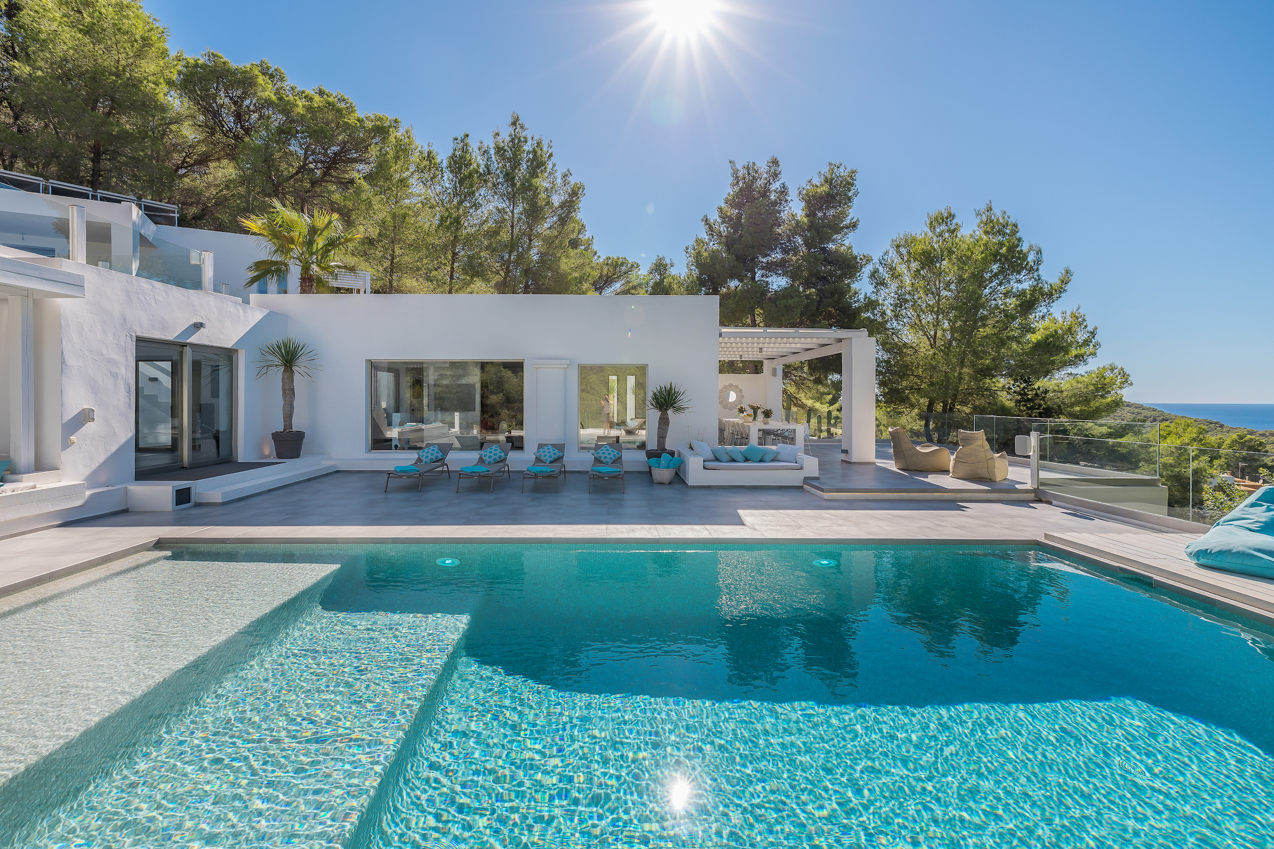 Villa Llevant Benimussa Cala Vedella: Luxury 6-Bedroom Apartment with Seaview and Pool, Cala Vedella