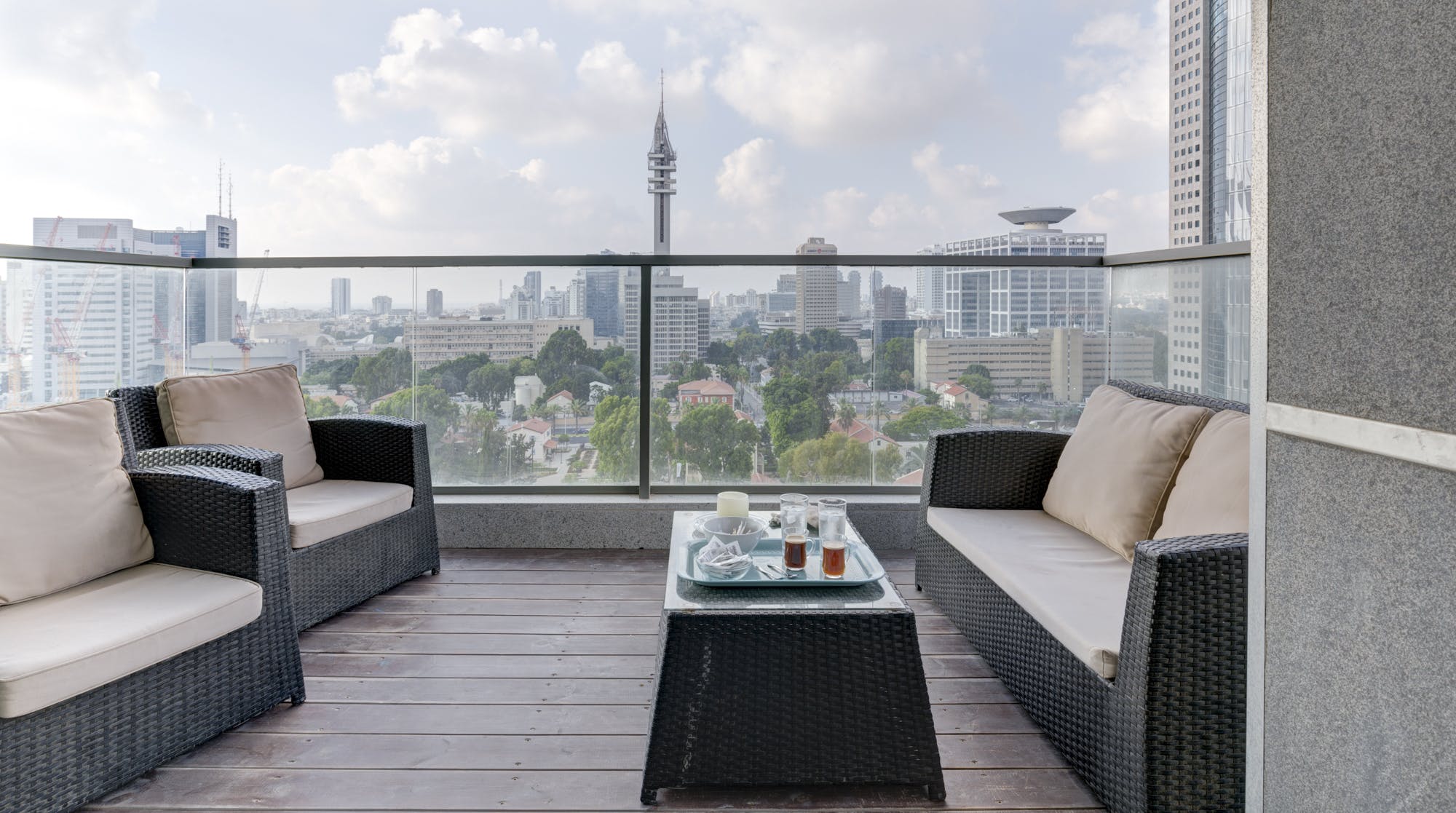 Casa Sarona Levant: 2-Bedroom Apartment Rental with Seaview and Sauna, Sarona Tel Aviv