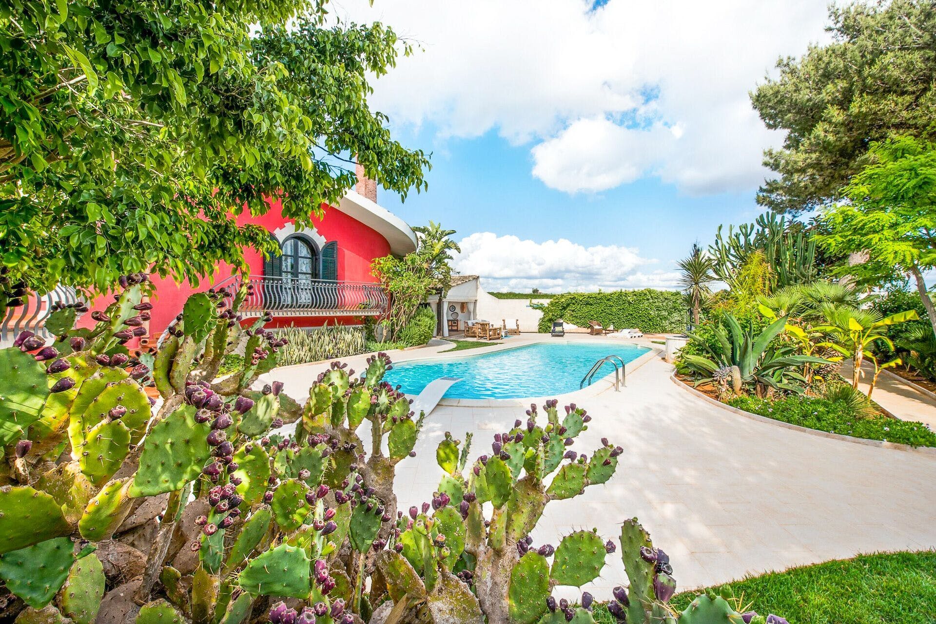 Villa Meridiana Nubia Trapani: Luxury 4-Bedroom Apartment with Seaview and Pool, Trapani