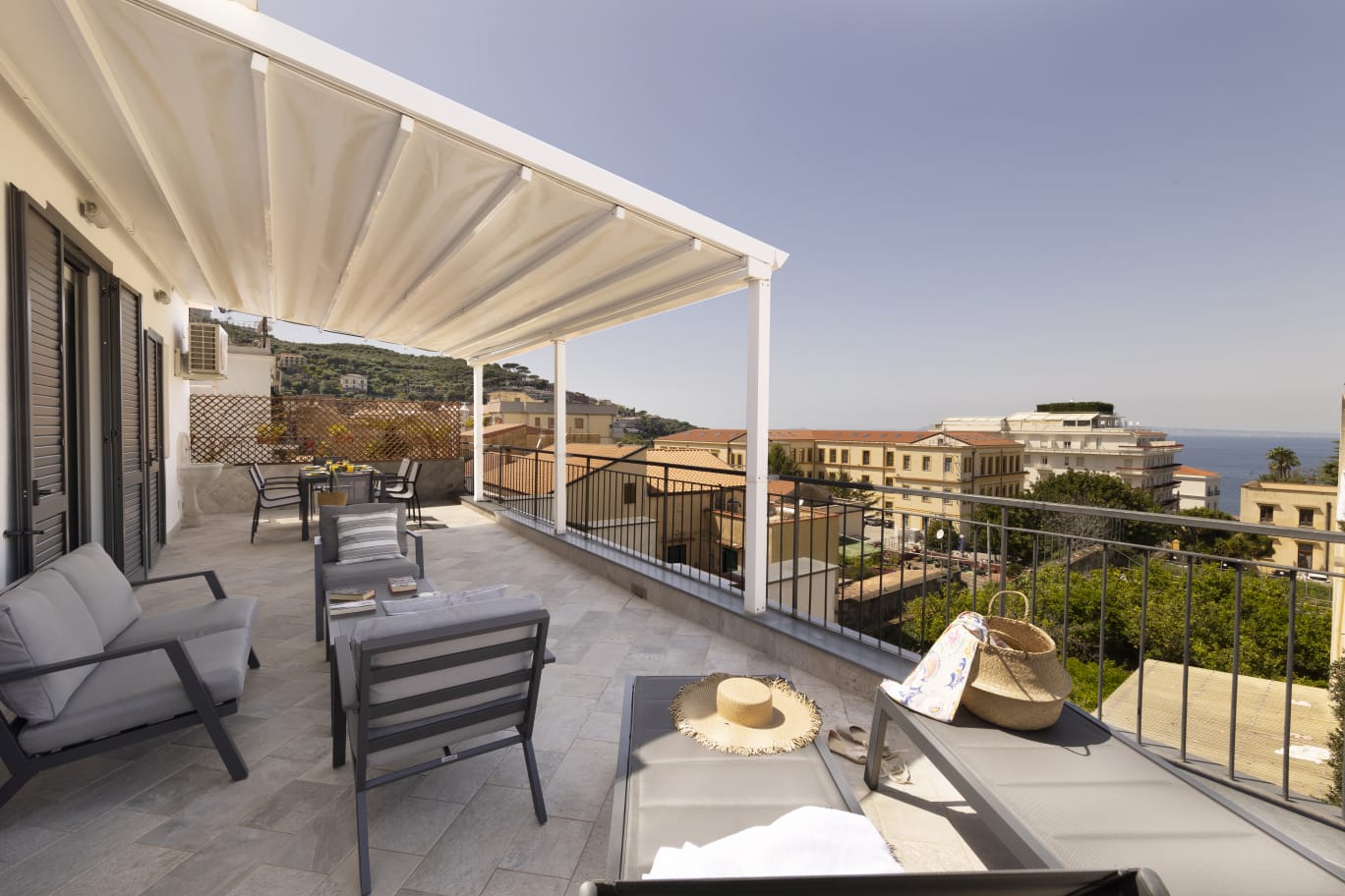 Villa Alba Crapolla Sorrento: Luxury 3-Bedroom Apartment with Terrace, Sorrento