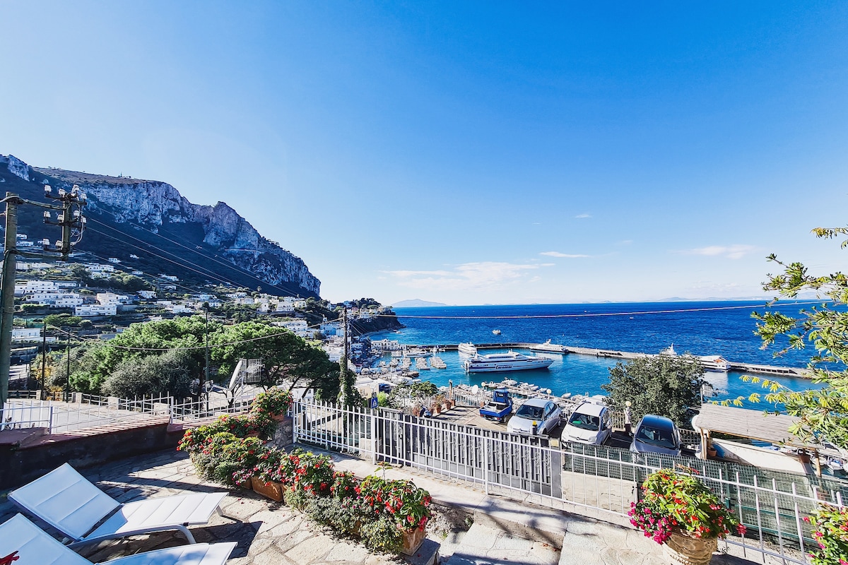 Villa Amaranto Marina Grande Capri: Luxury 2-Bedroom Apartment with Sea Views, Capri