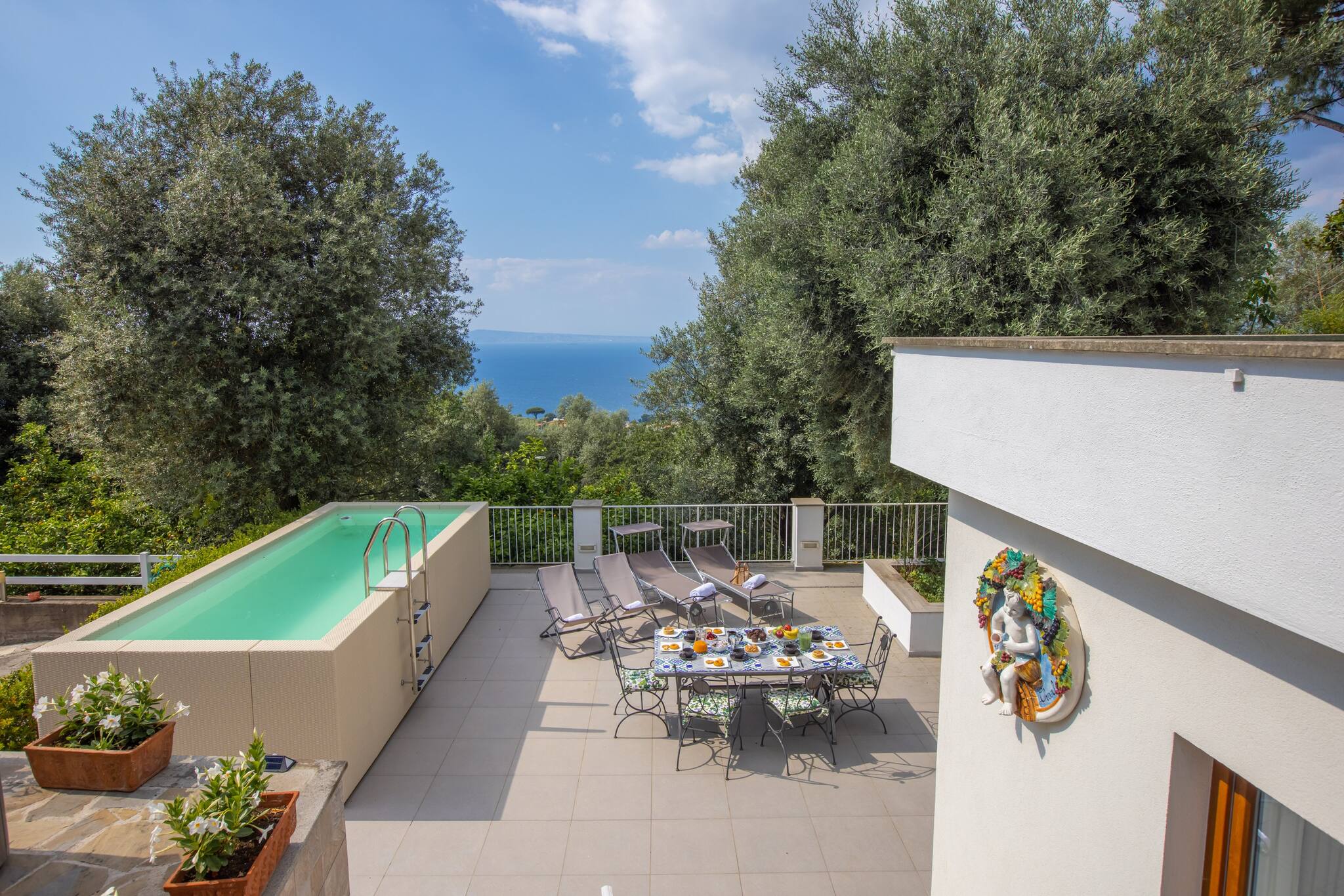 Villa Levante Priora Sorrento: Luxury 4-Bedroom Apartment with Pool and Sea Views, Sorrento