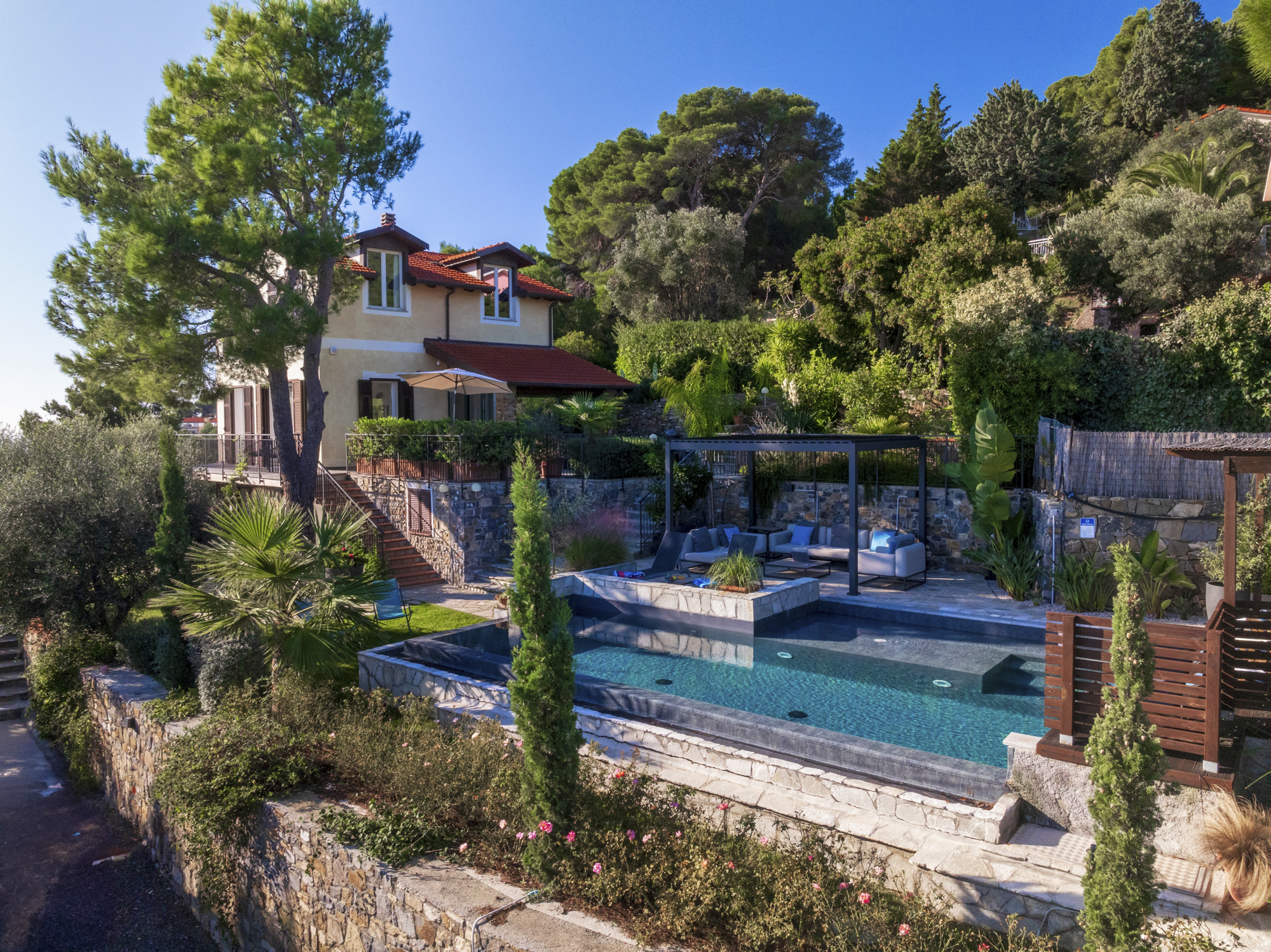 Casa Sirocco Cervo: Stunning 4-Bedroom Apartment with Infinity Pool and Sea Views, Liguria