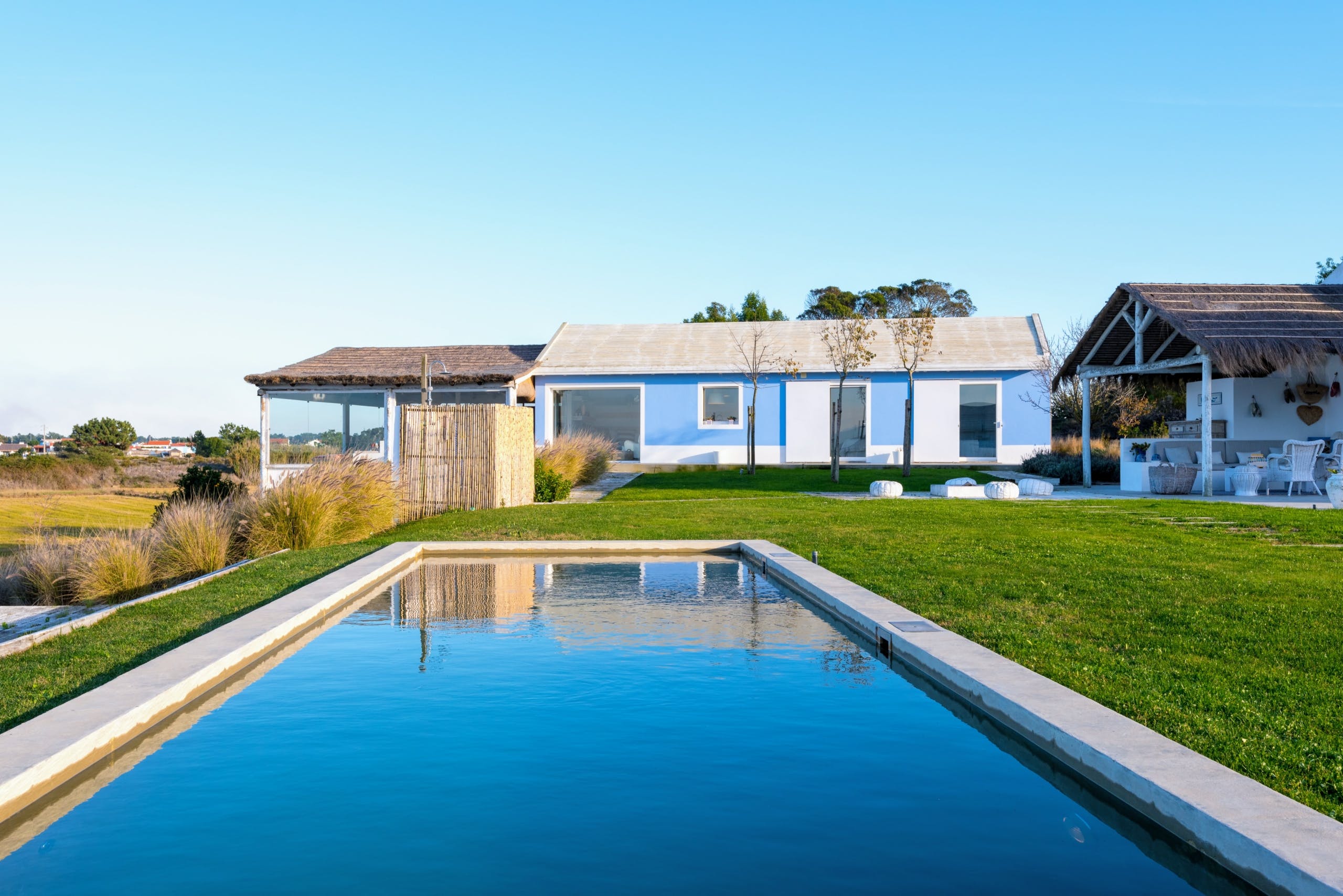Villa Carmim Carrasqueira Comporta: Spacious 6-Bedroom Luxury Apartment with Pool and Sea Views, Comporta