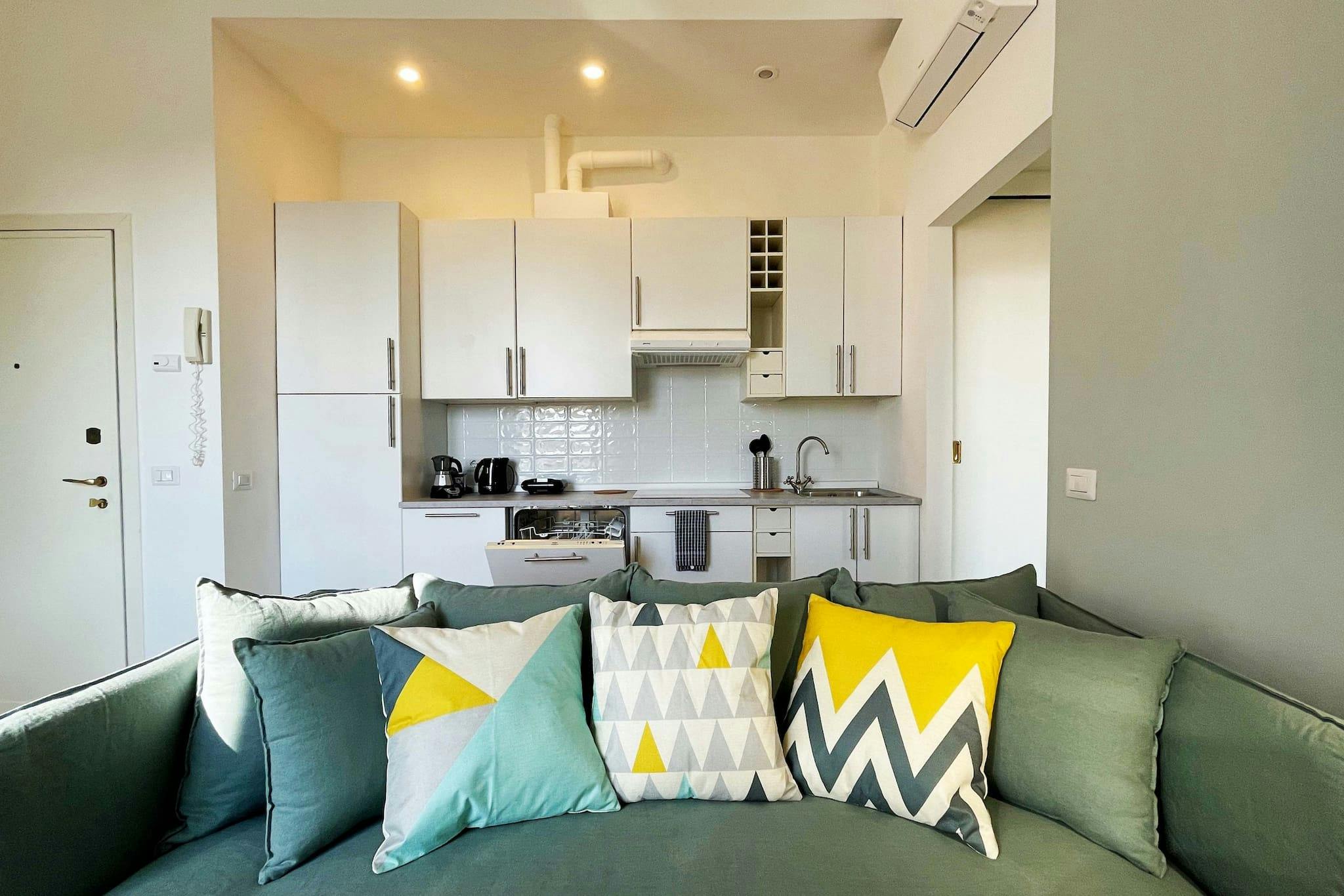 Casa Spiga Brera: Stylish 1-Bedroom Apartment with Air-Con in Brera Milan
