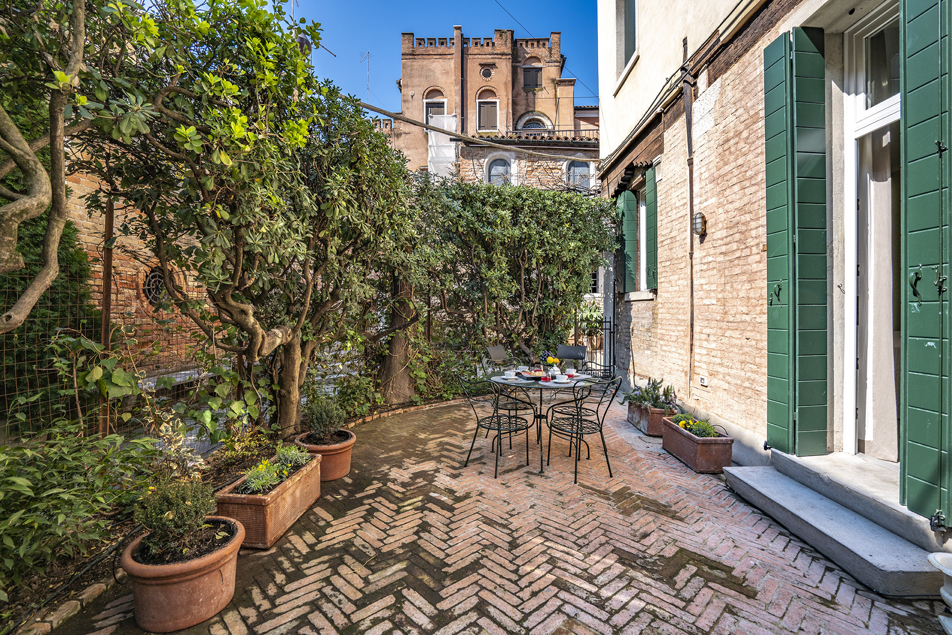 Casa Squero Dorsoduro: Charming 1-Bedroom Apartment with Sea View and Air-Con, Venice Dorsoduro