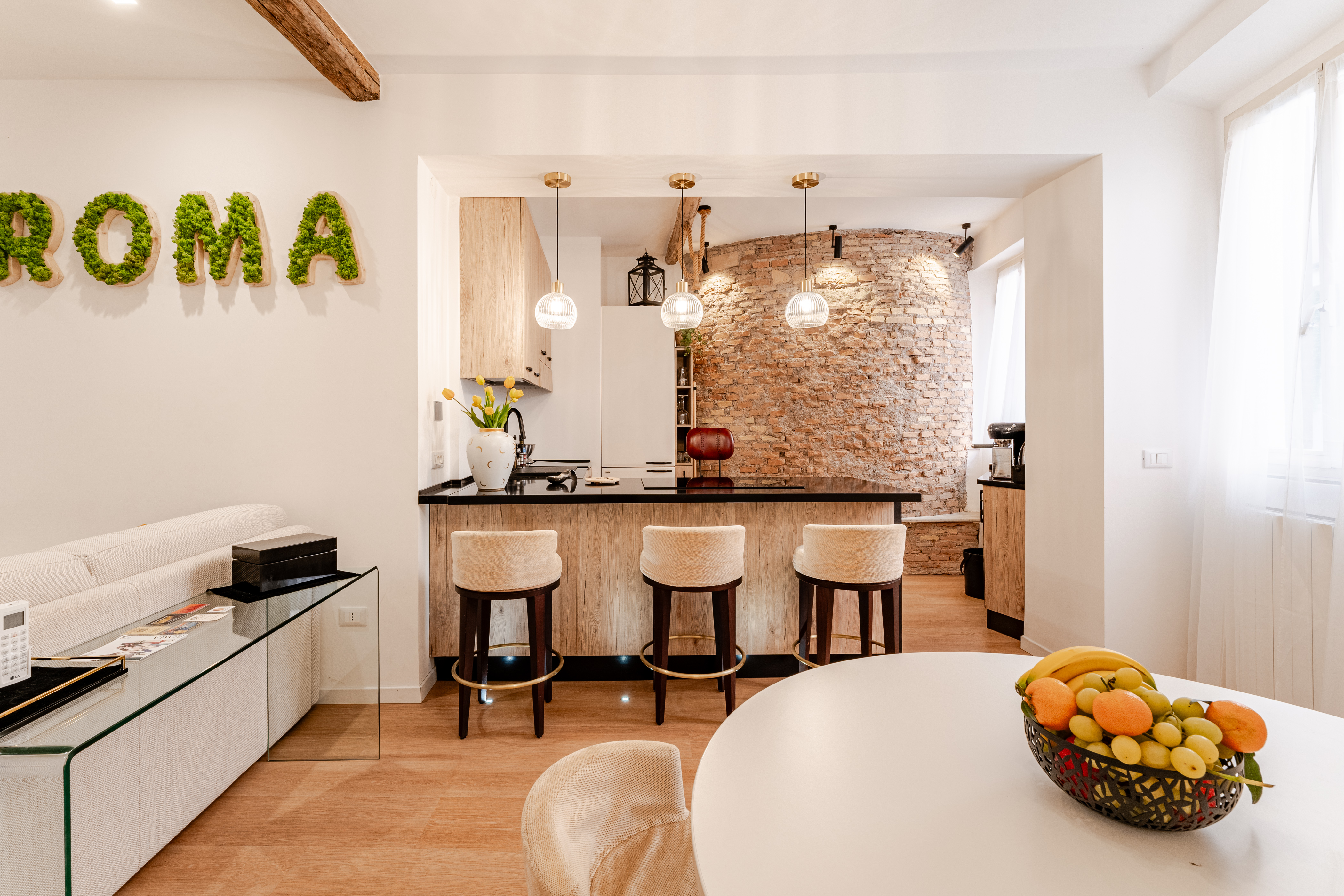 Villa Amaranto Poggio Monti: Modern 2-Bedroom Apartment Rental with Air-Con in Monti Rome