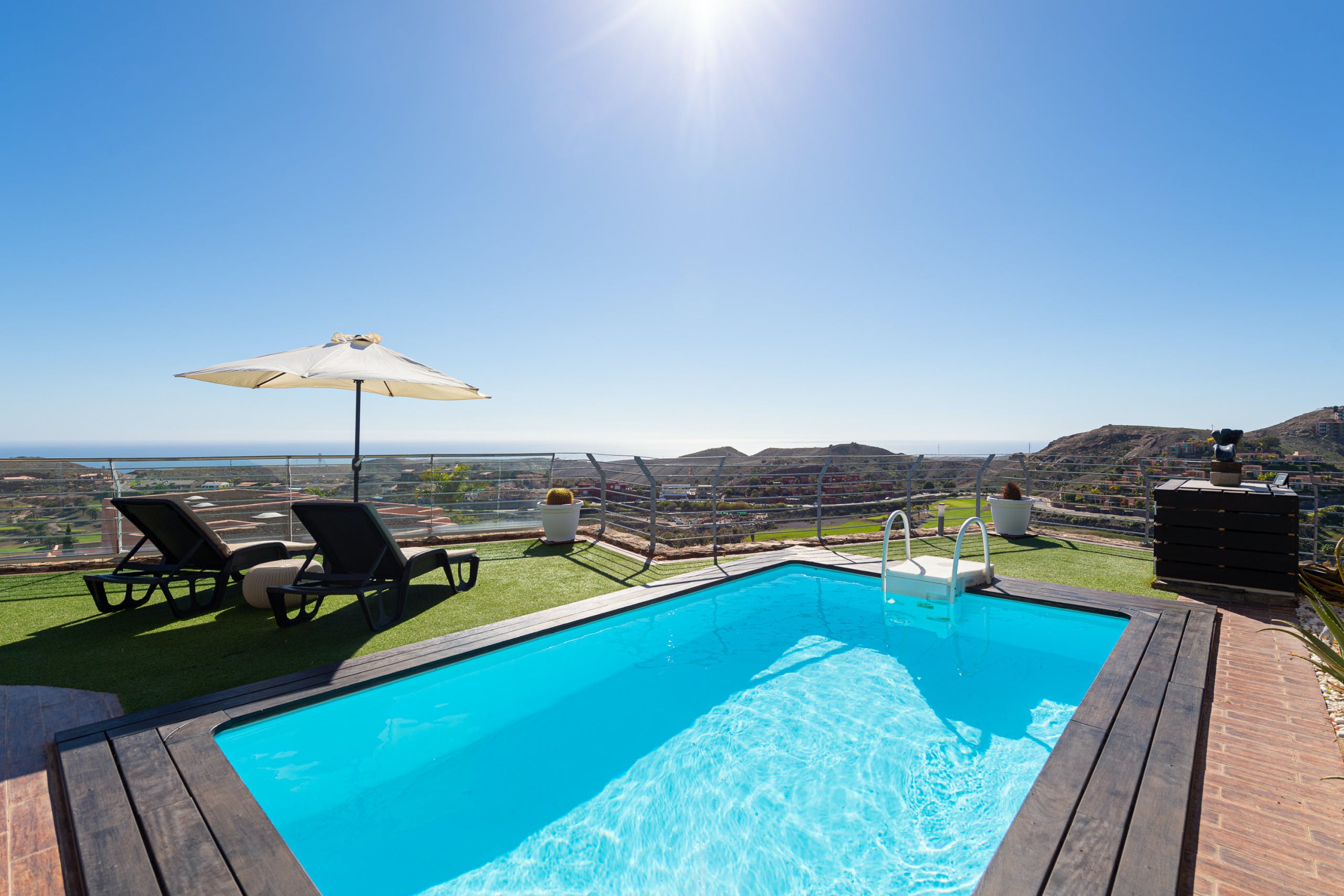Casa Tamarán Las Palmas: Spacious 3-Bedroom Apartment with Pool and Sea Views, Las Palmas